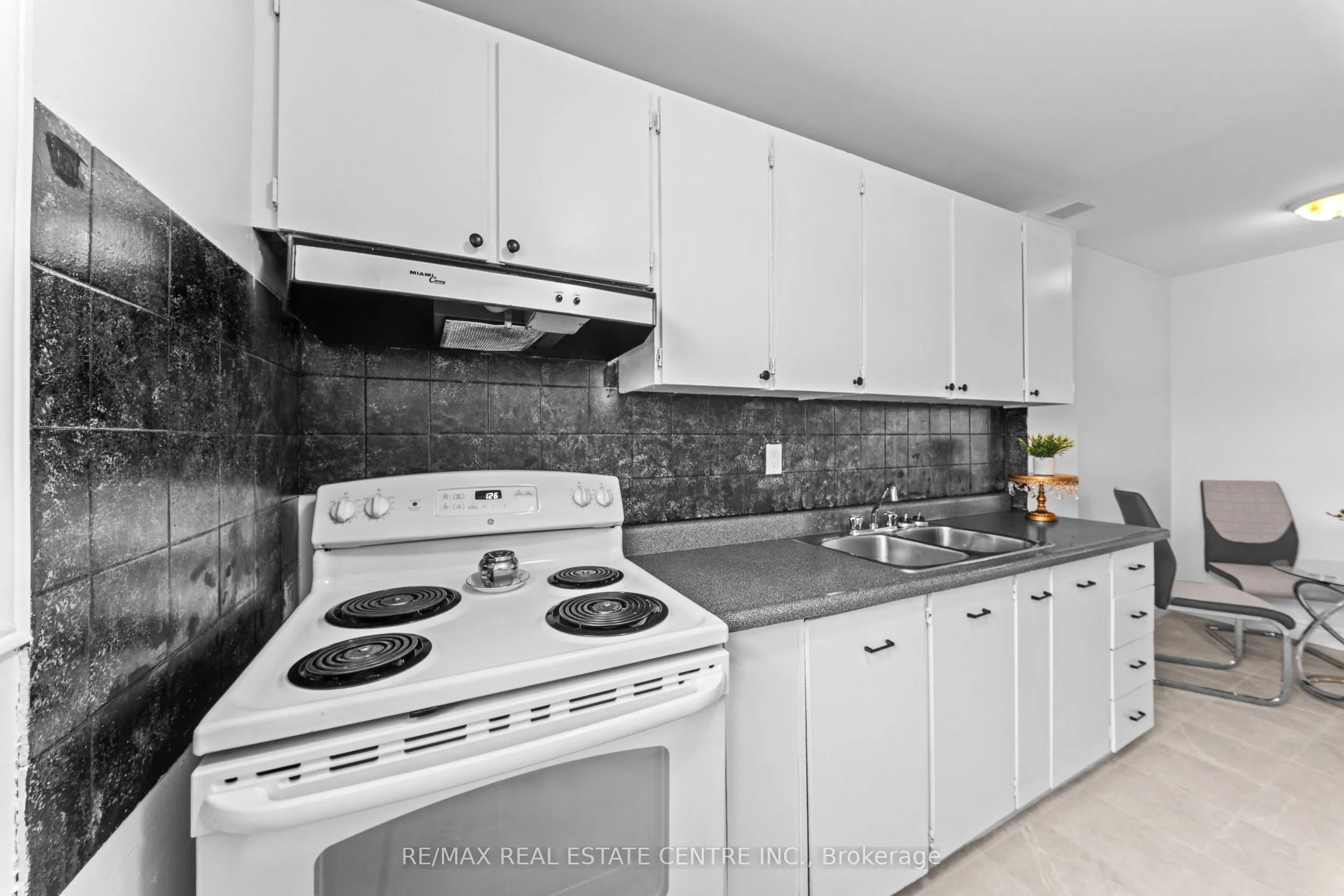 13 Gold Pine Court