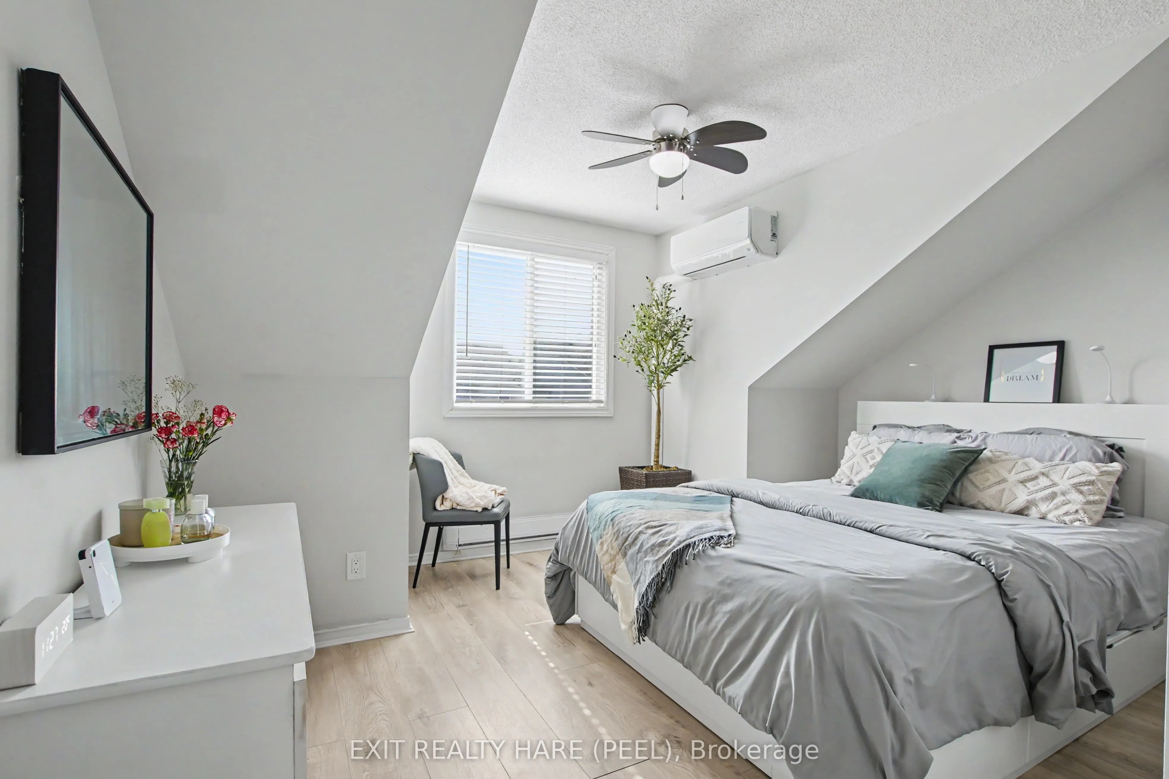 90 Lawrence Avenue #93