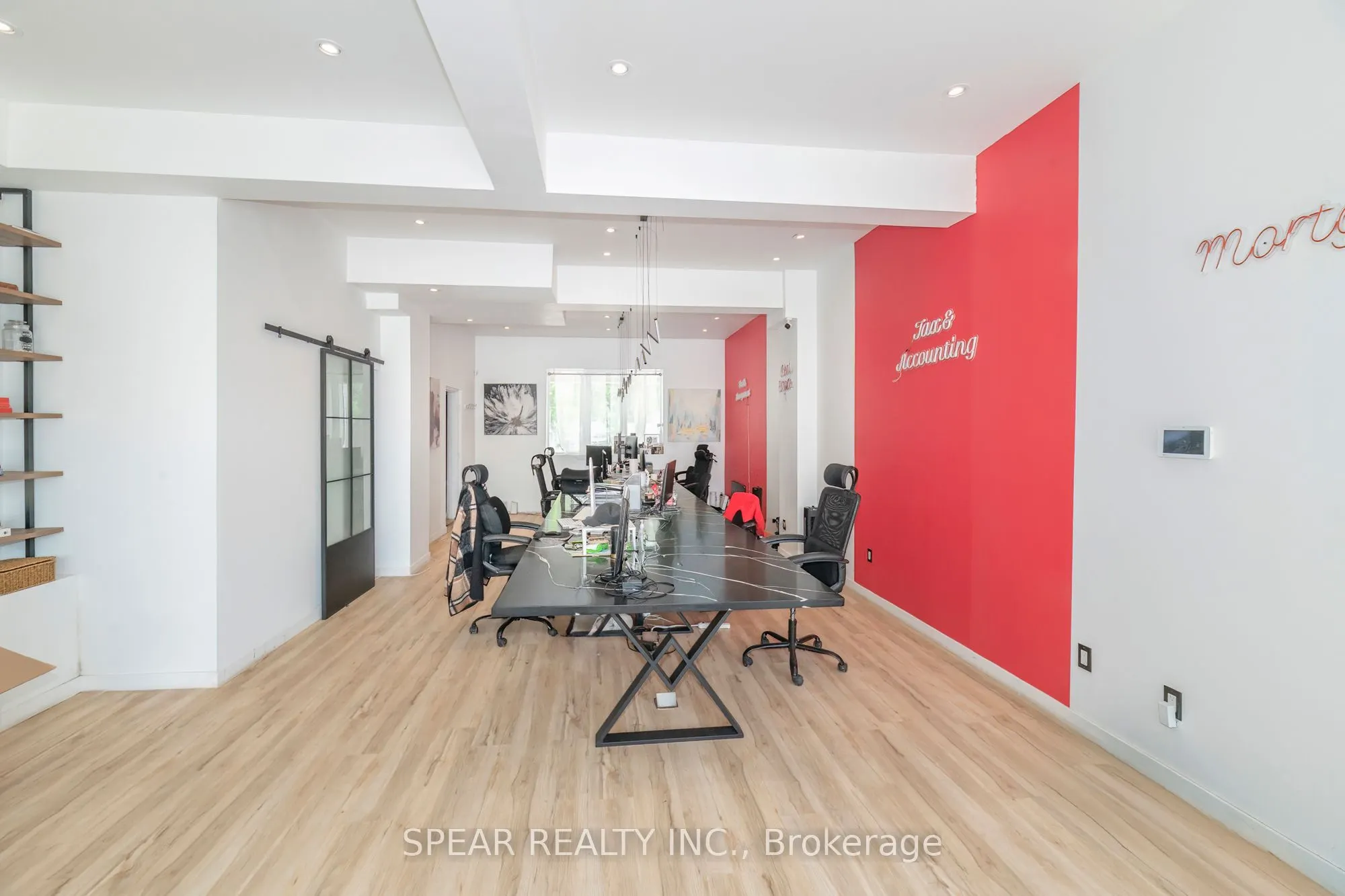 694 The Queensway Avenue #4