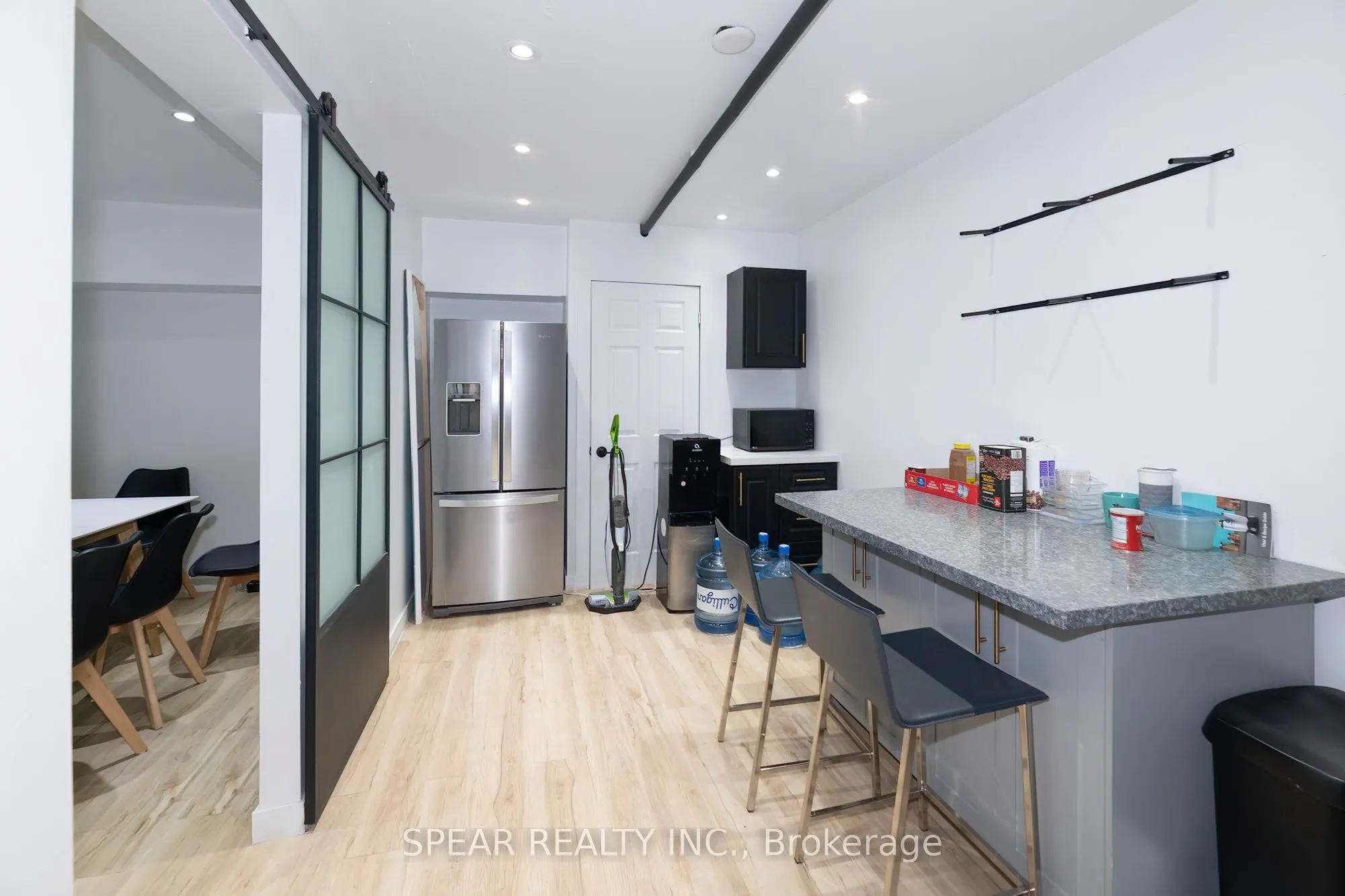 694 The Queensway Avenue #4