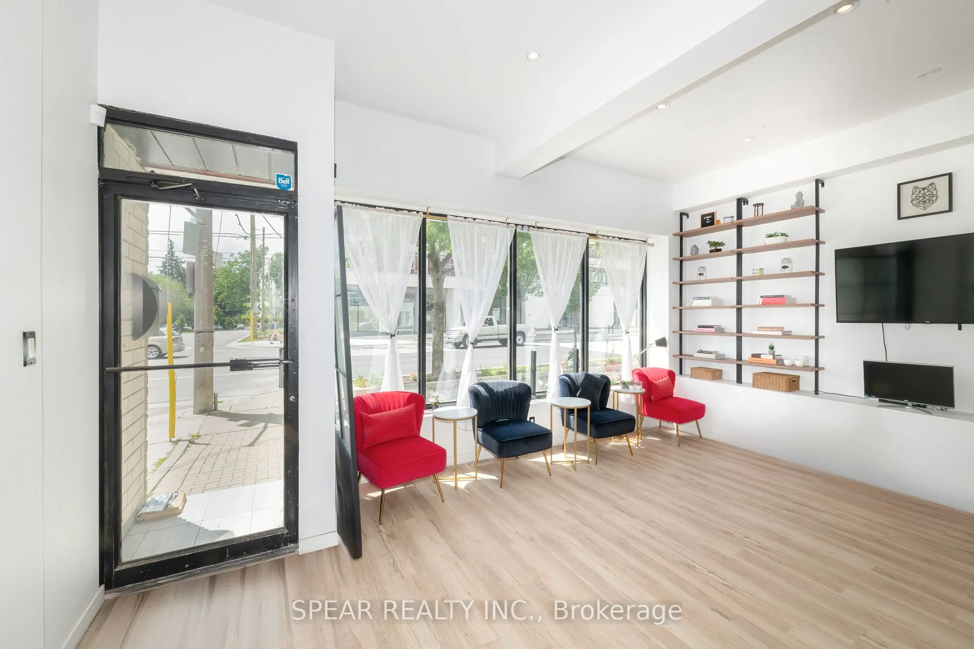 694 The Queensway Avenue #4