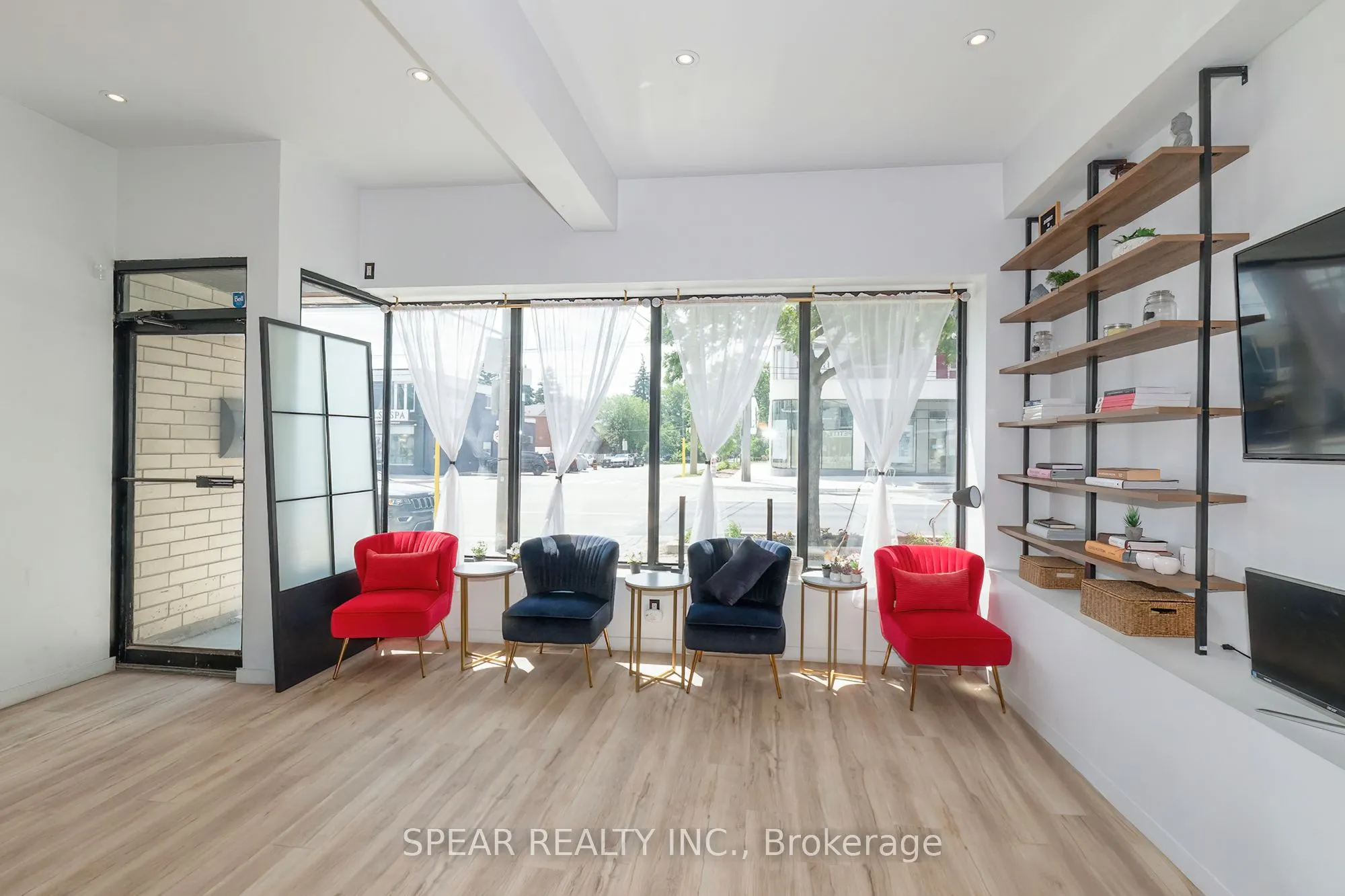 694 The Queensway Avenue #4