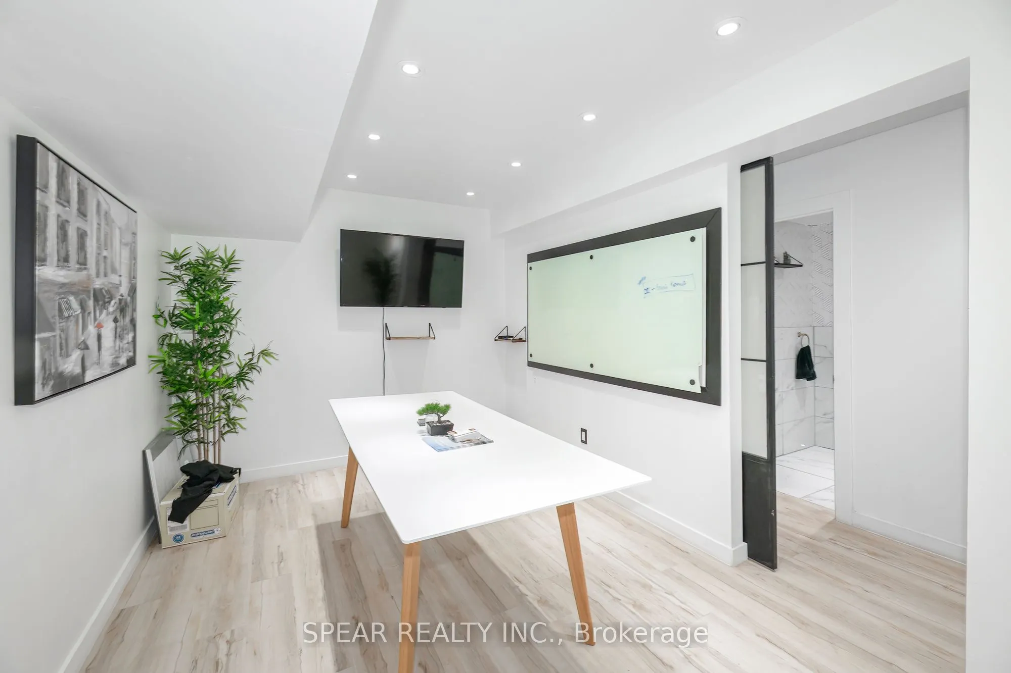 694 The Queensway Avenue #4