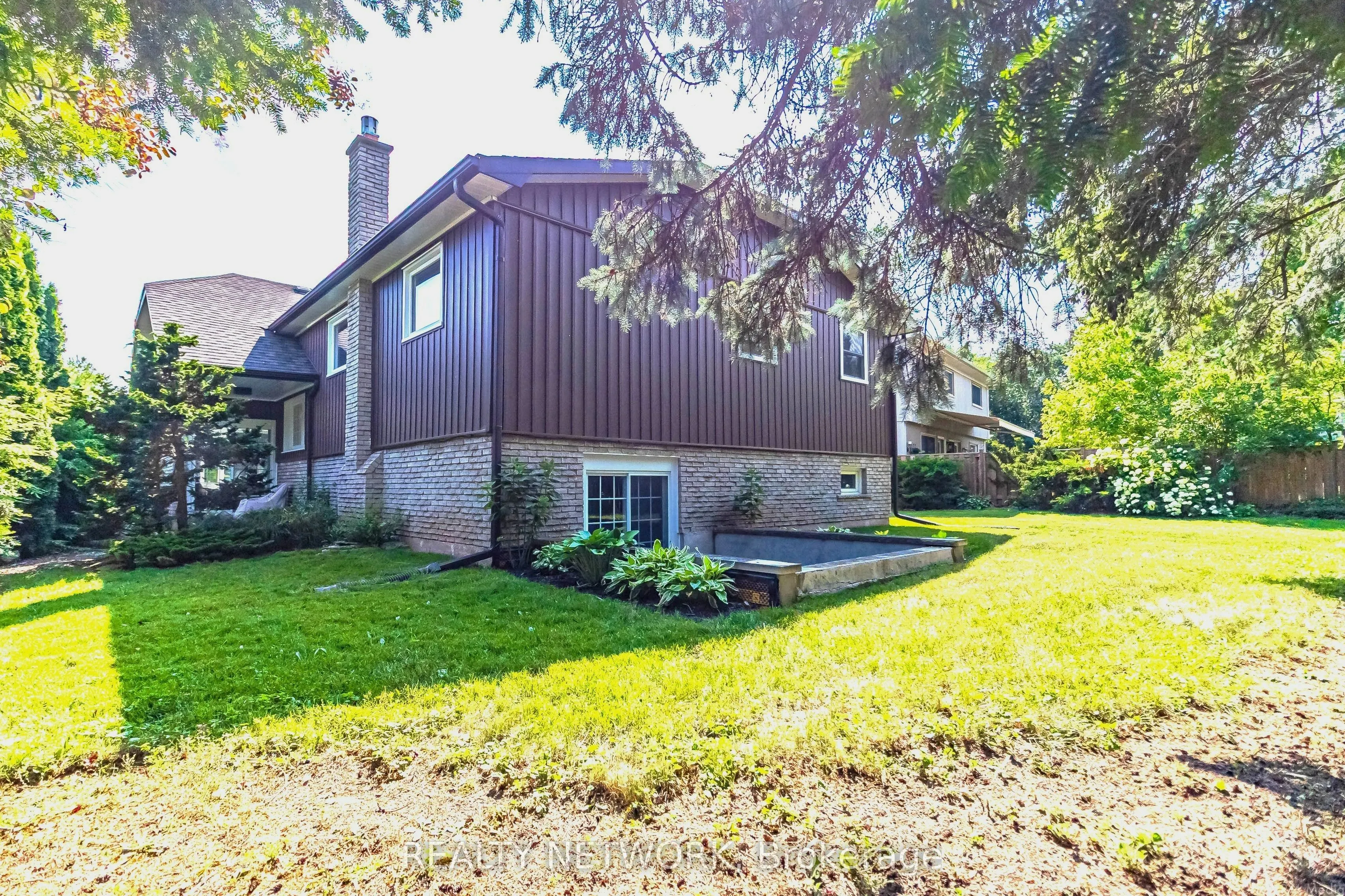 2390 Sinclair Circle