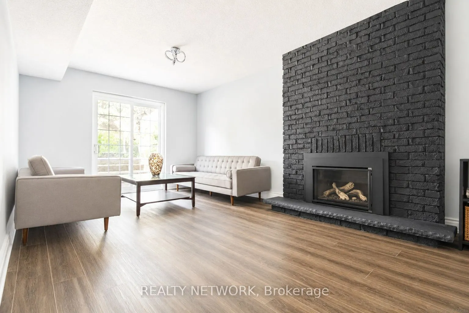 2390 Sinclair Circle