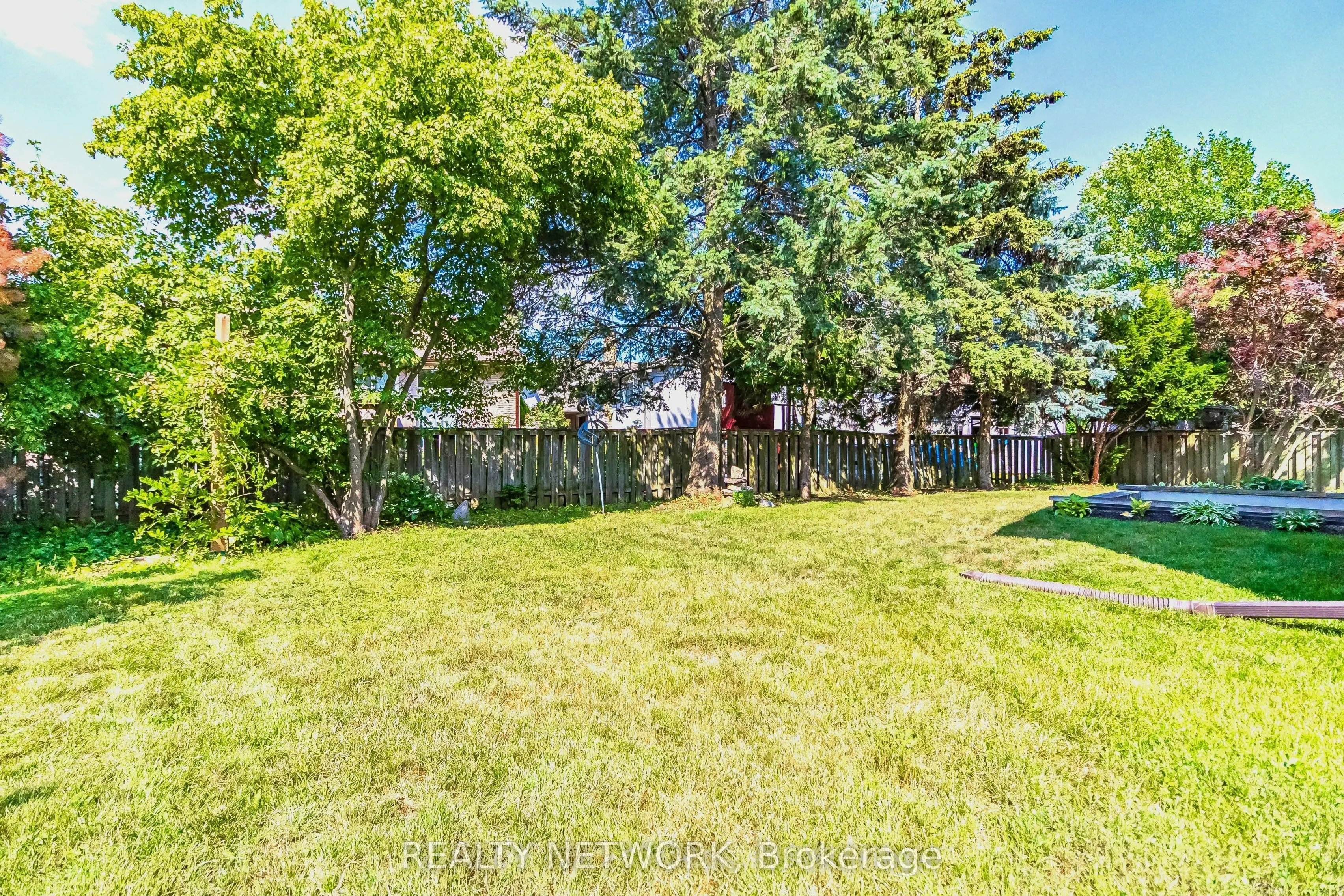 2390 Sinclair Circle