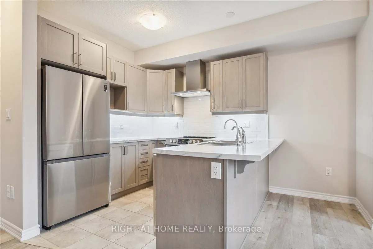 445 Ontario Street S #93