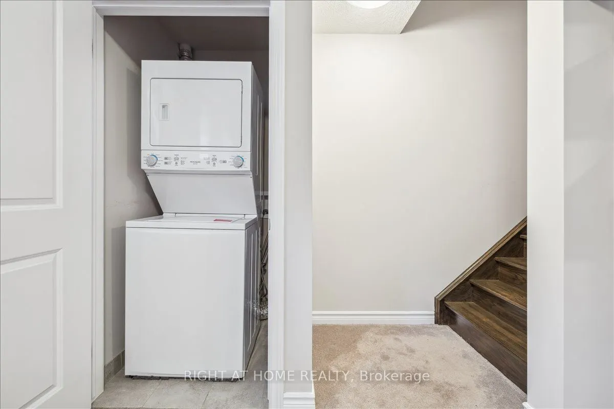 445 Ontario Street S #93