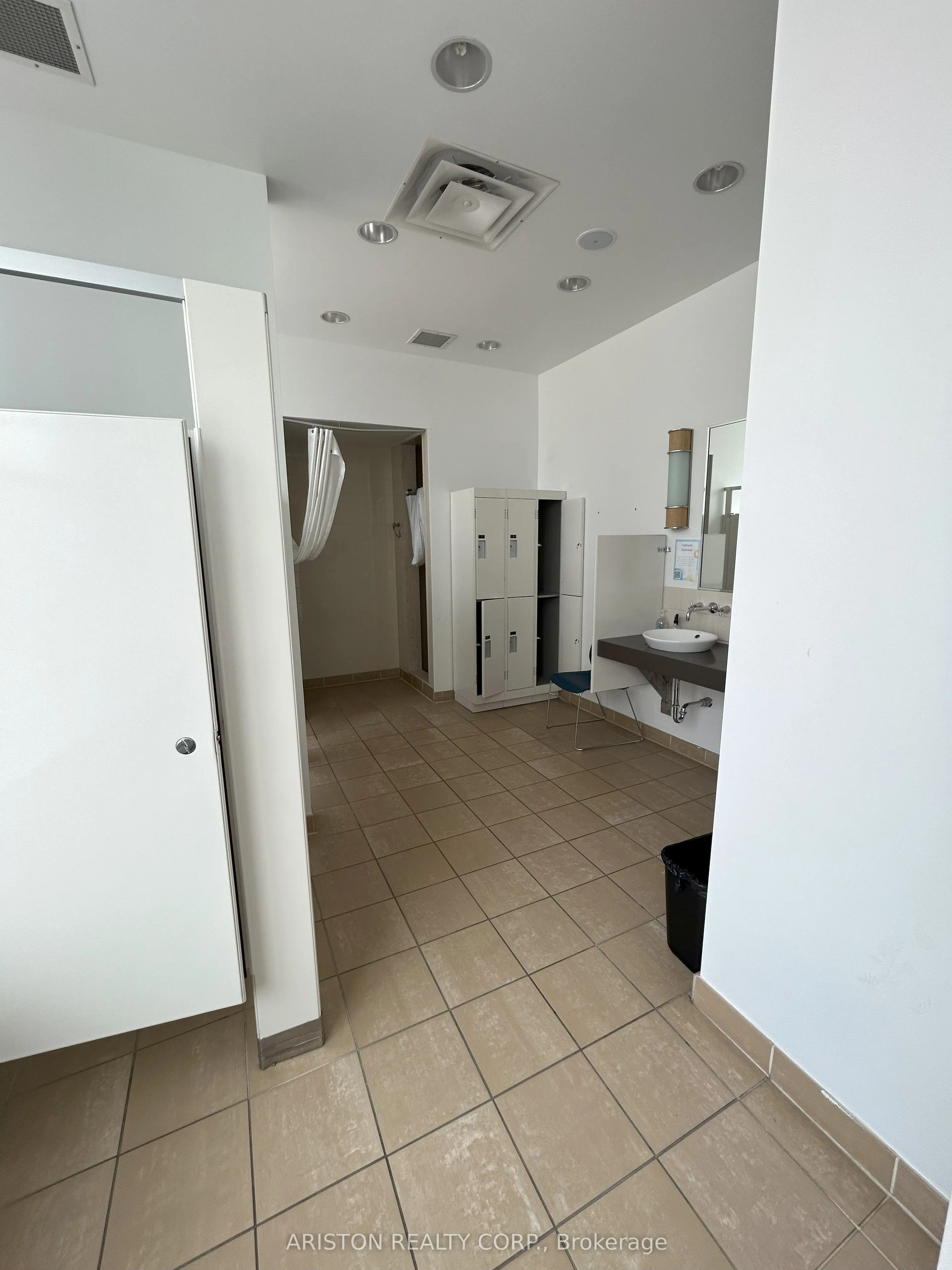 2489 Bloor Street W #203