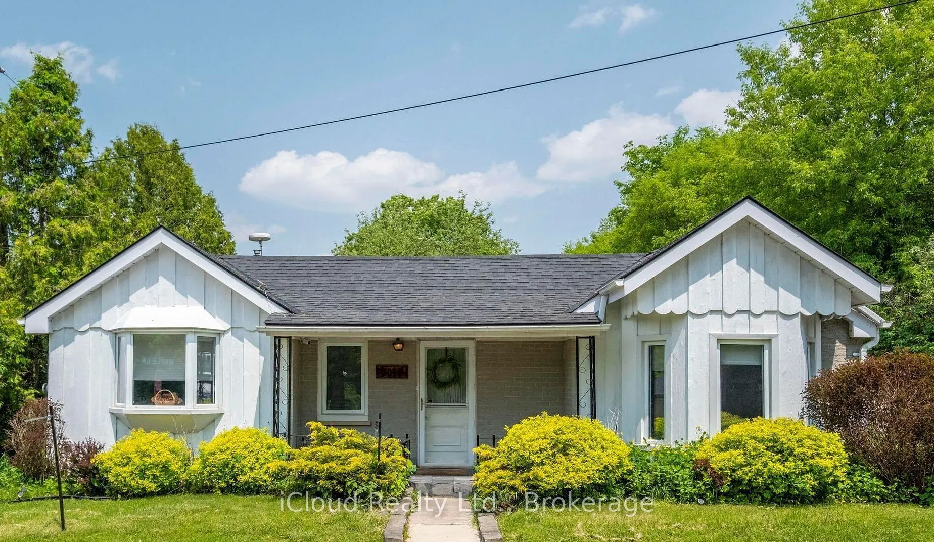11 Maple Lane