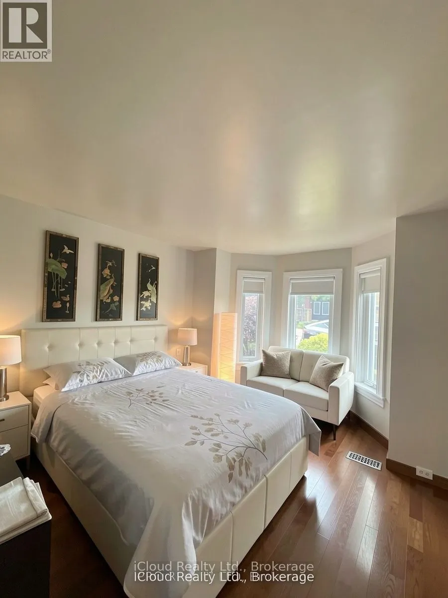 11 Maple Lane
