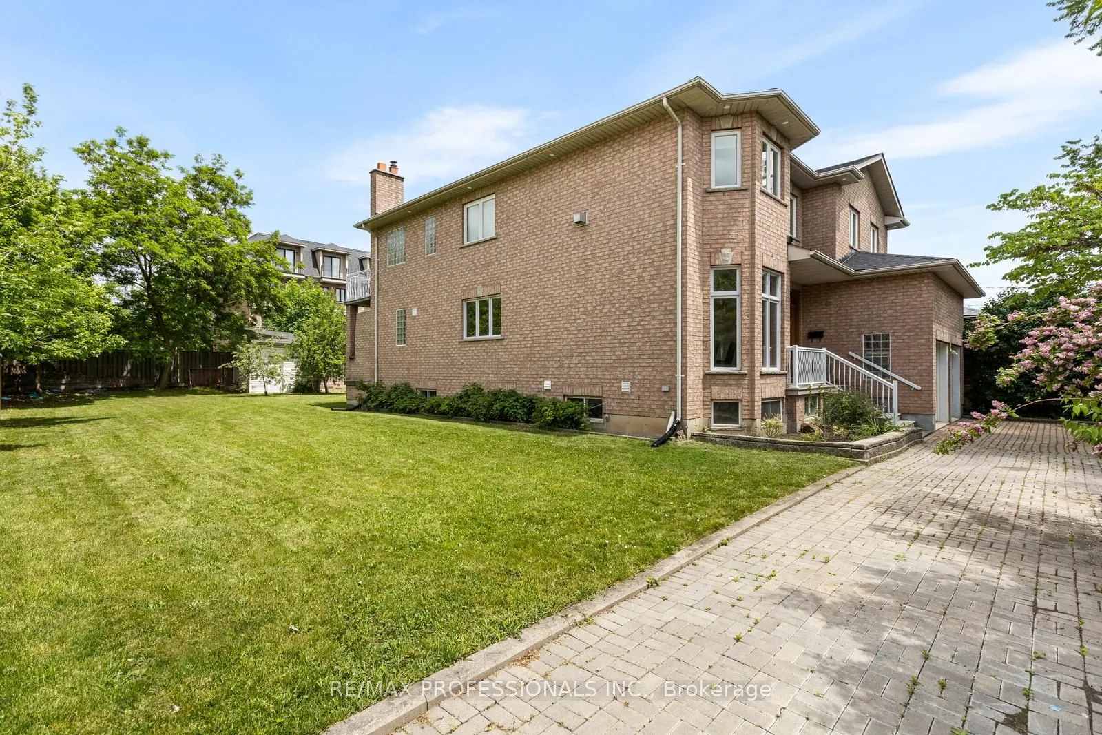 152 Evans Avenue