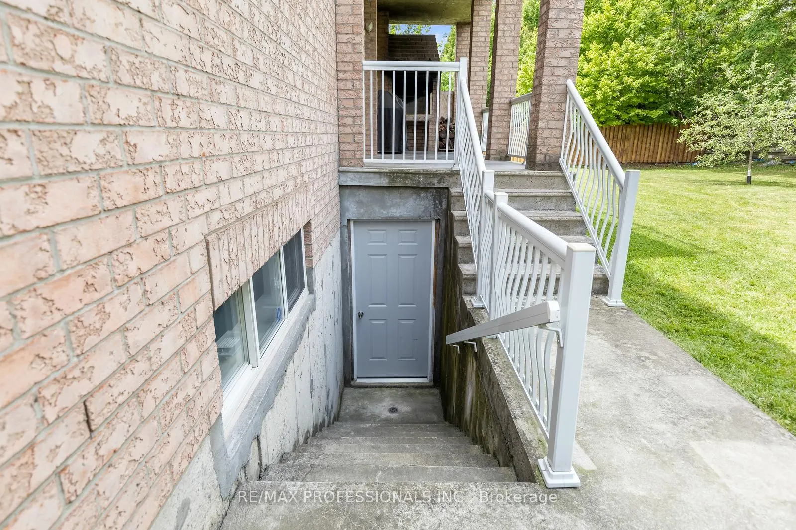 152 Evans Avenue