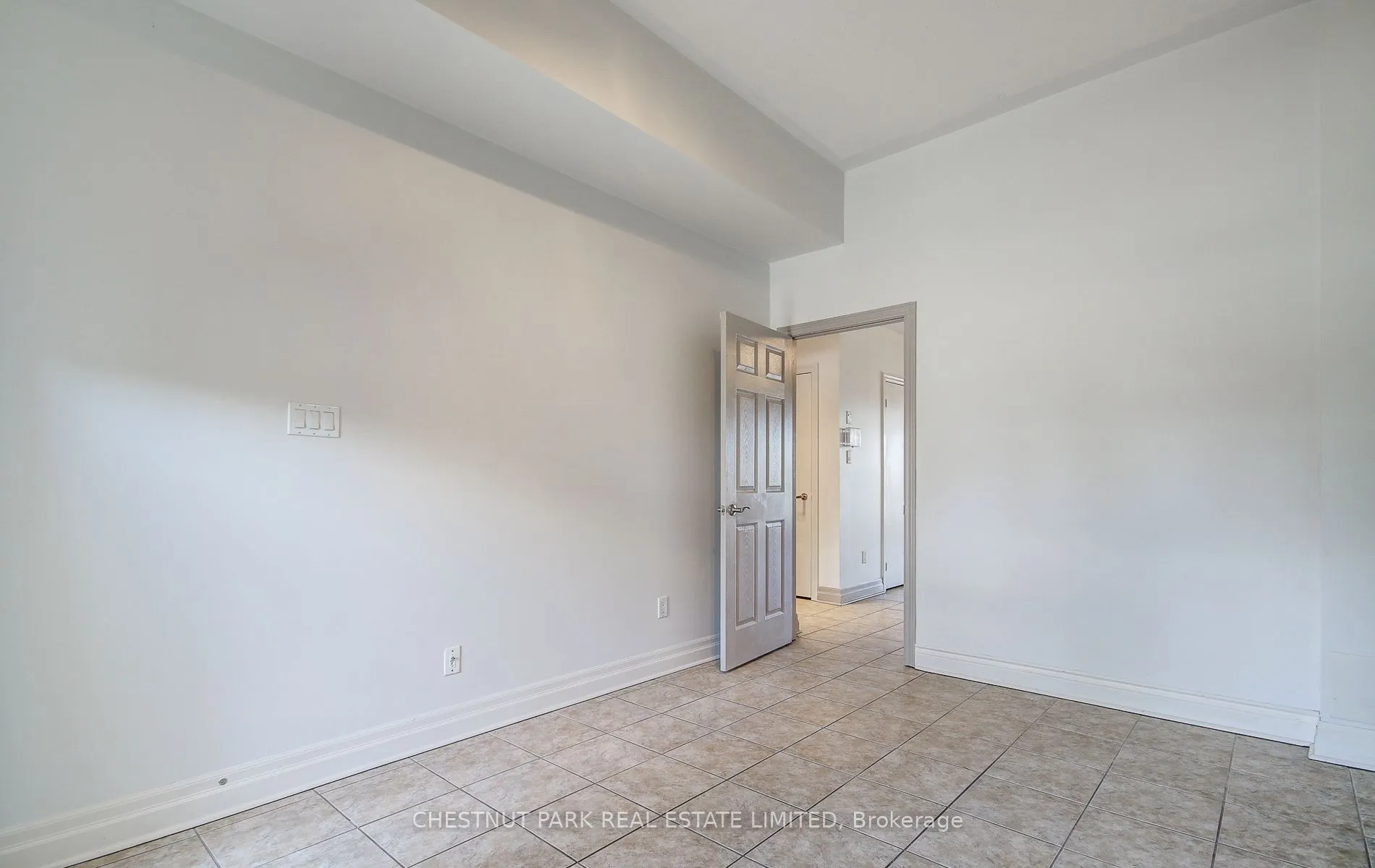 885 Lakeshore Road E #5