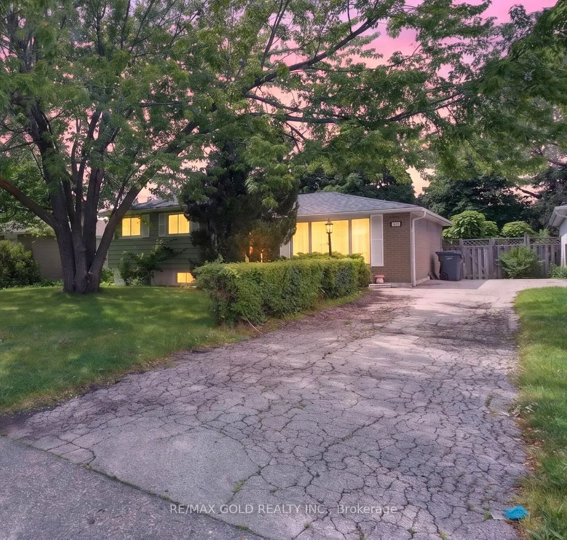 129 Folkstone Crescent