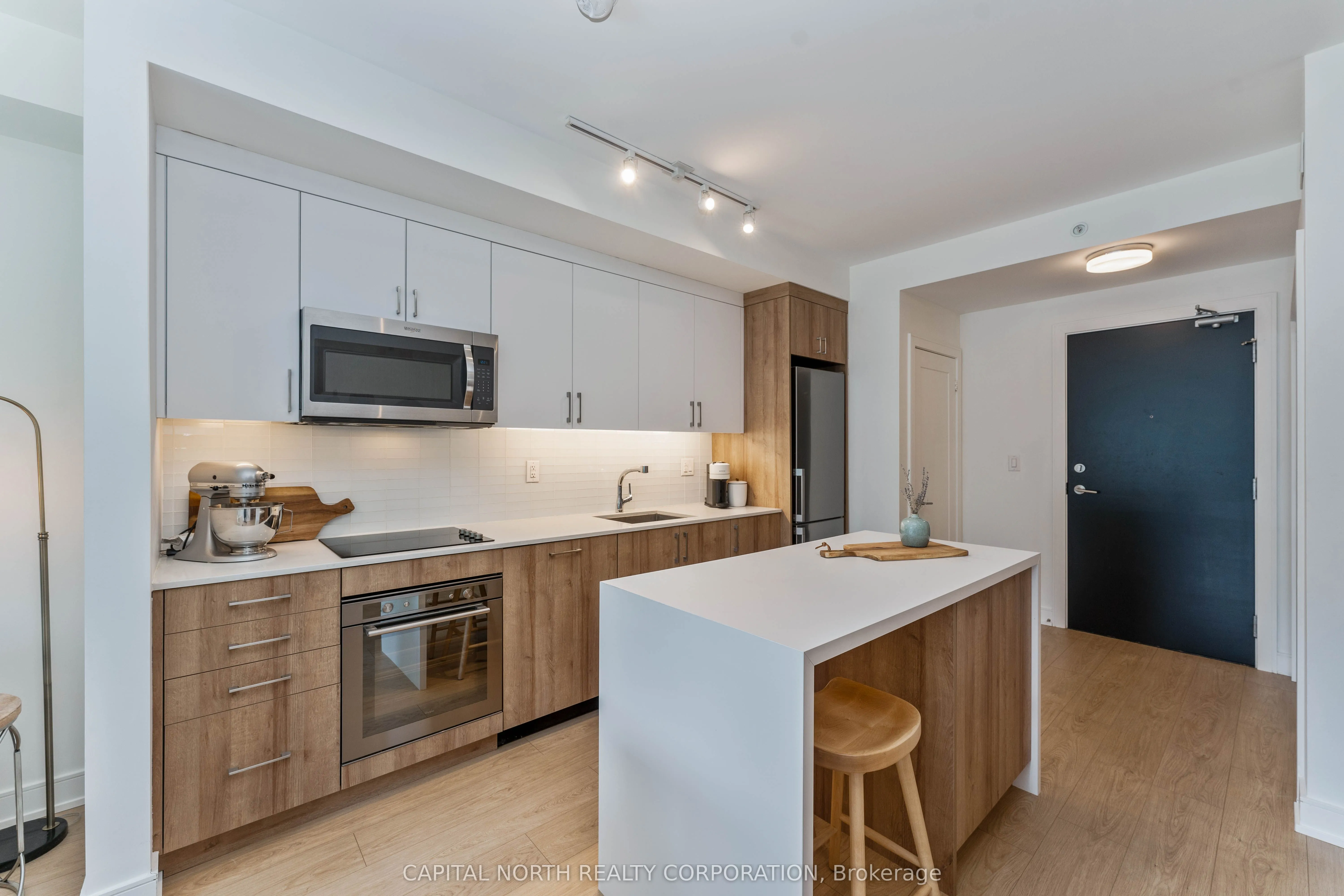 1575 Lakeshore Road W #270