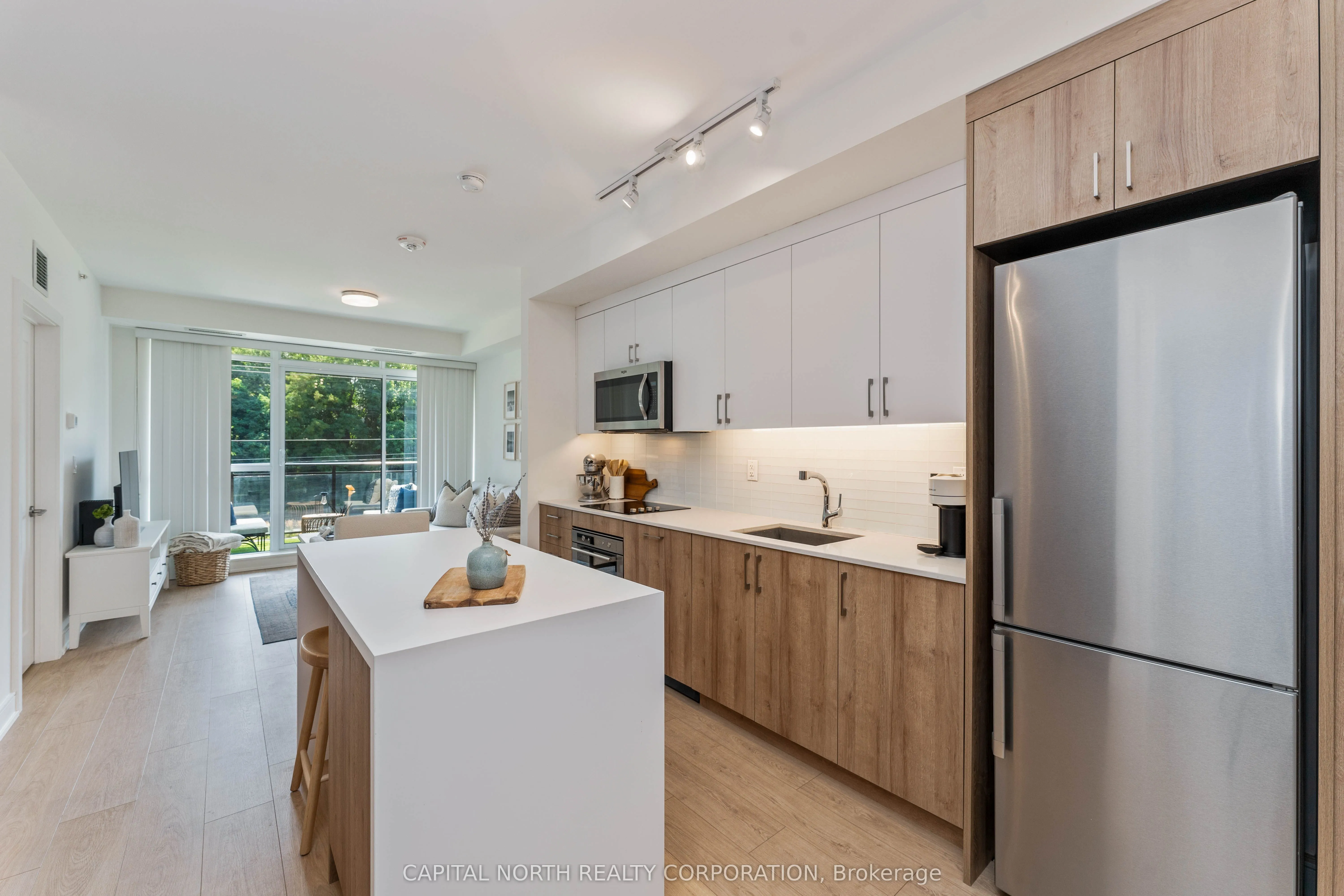 1575 Lakeshore Road W #270