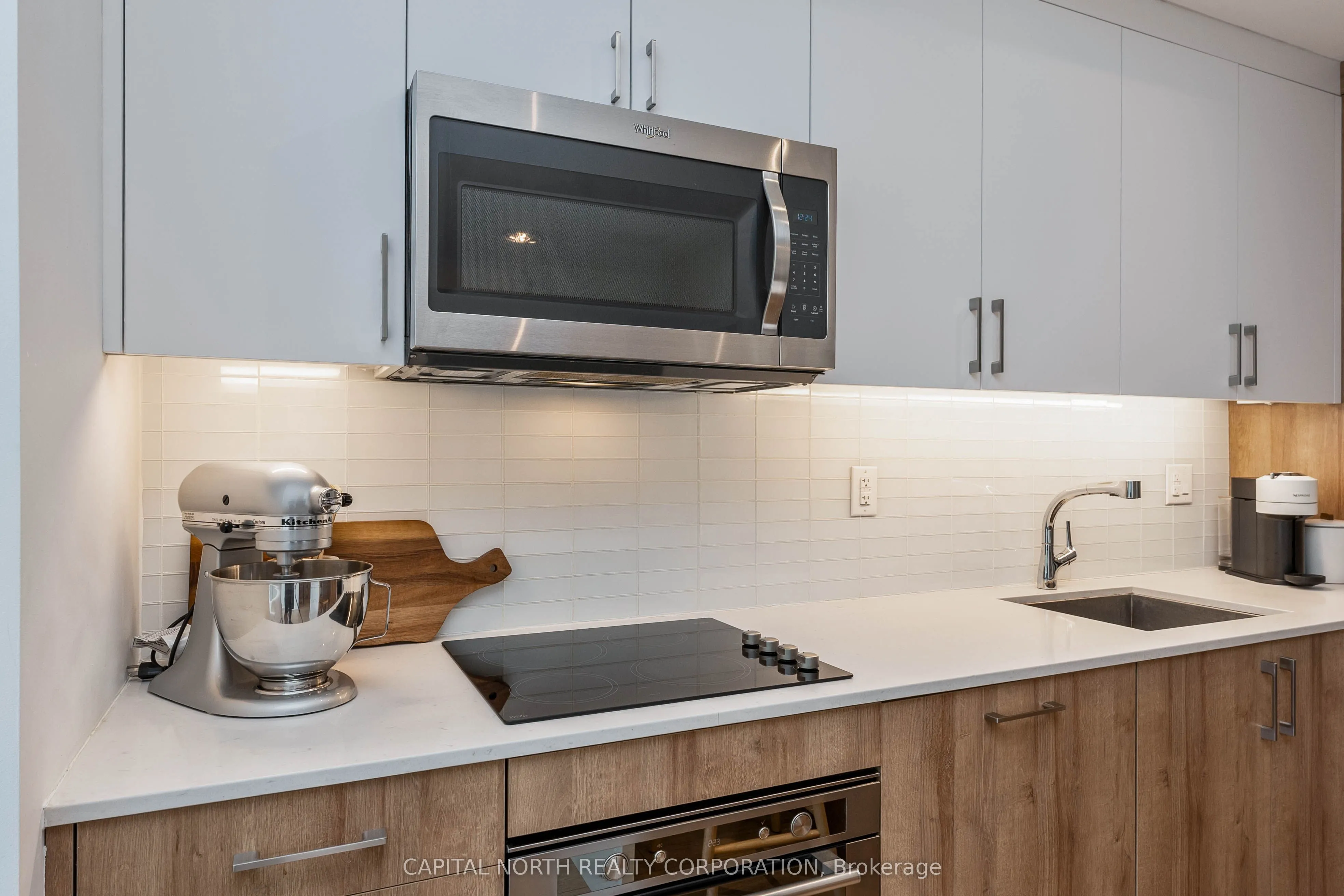 1575 Lakeshore Road W #270