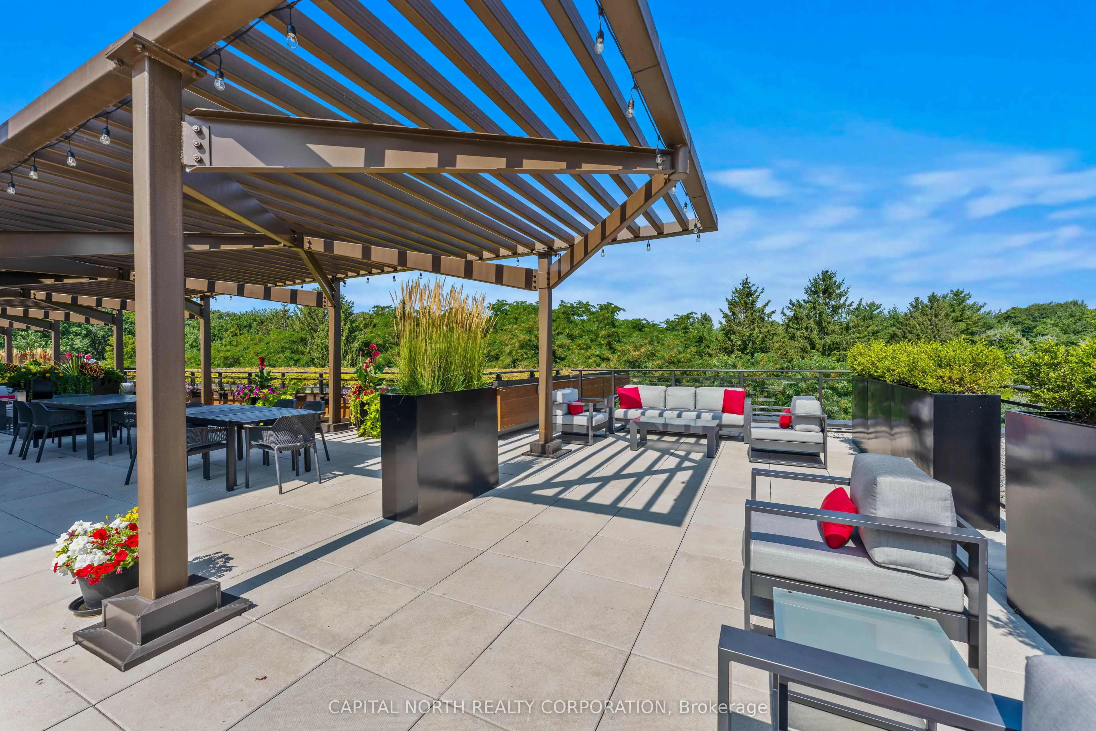 1575 Lakeshore Road W #270