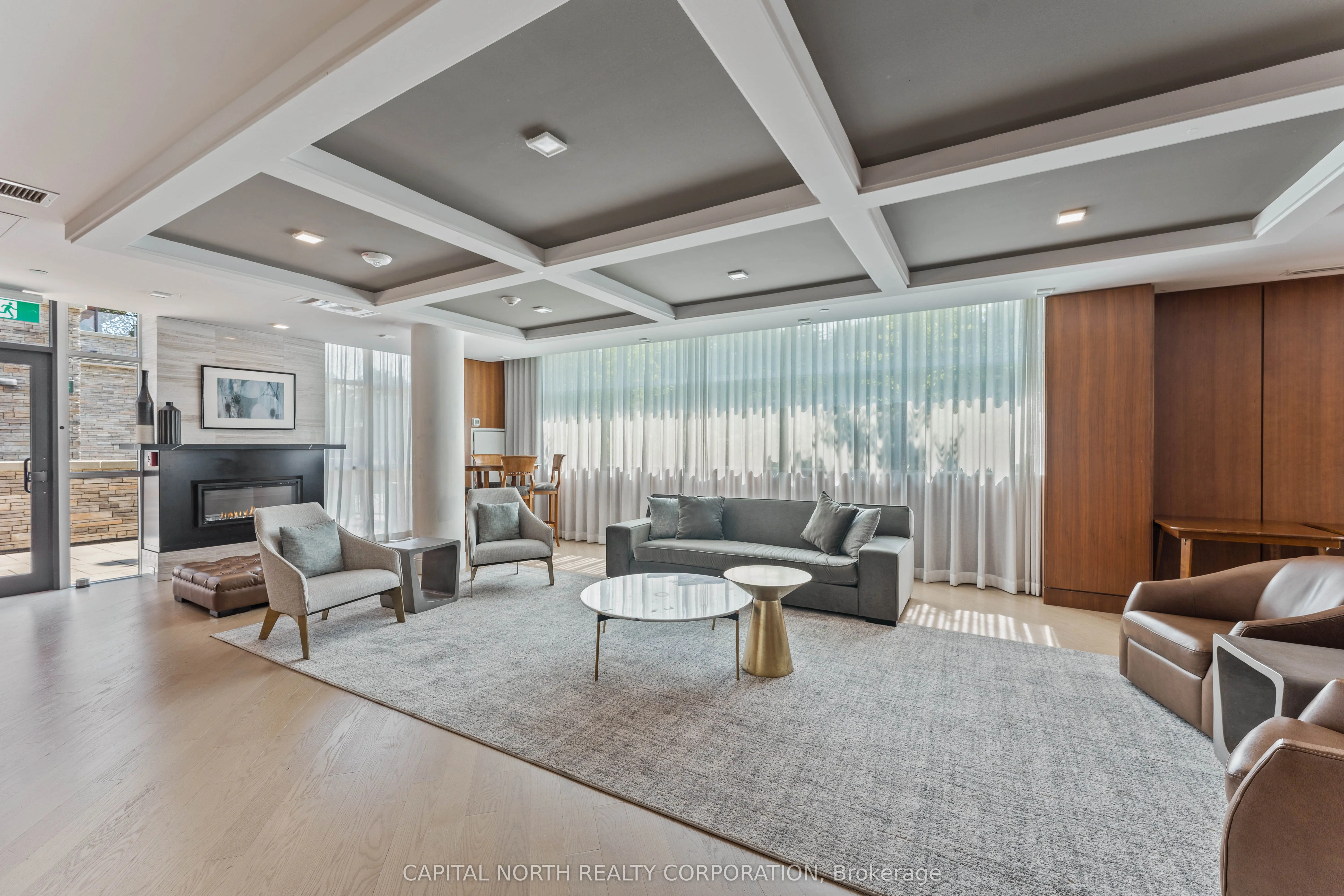 1575 Lakeshore Road W #270