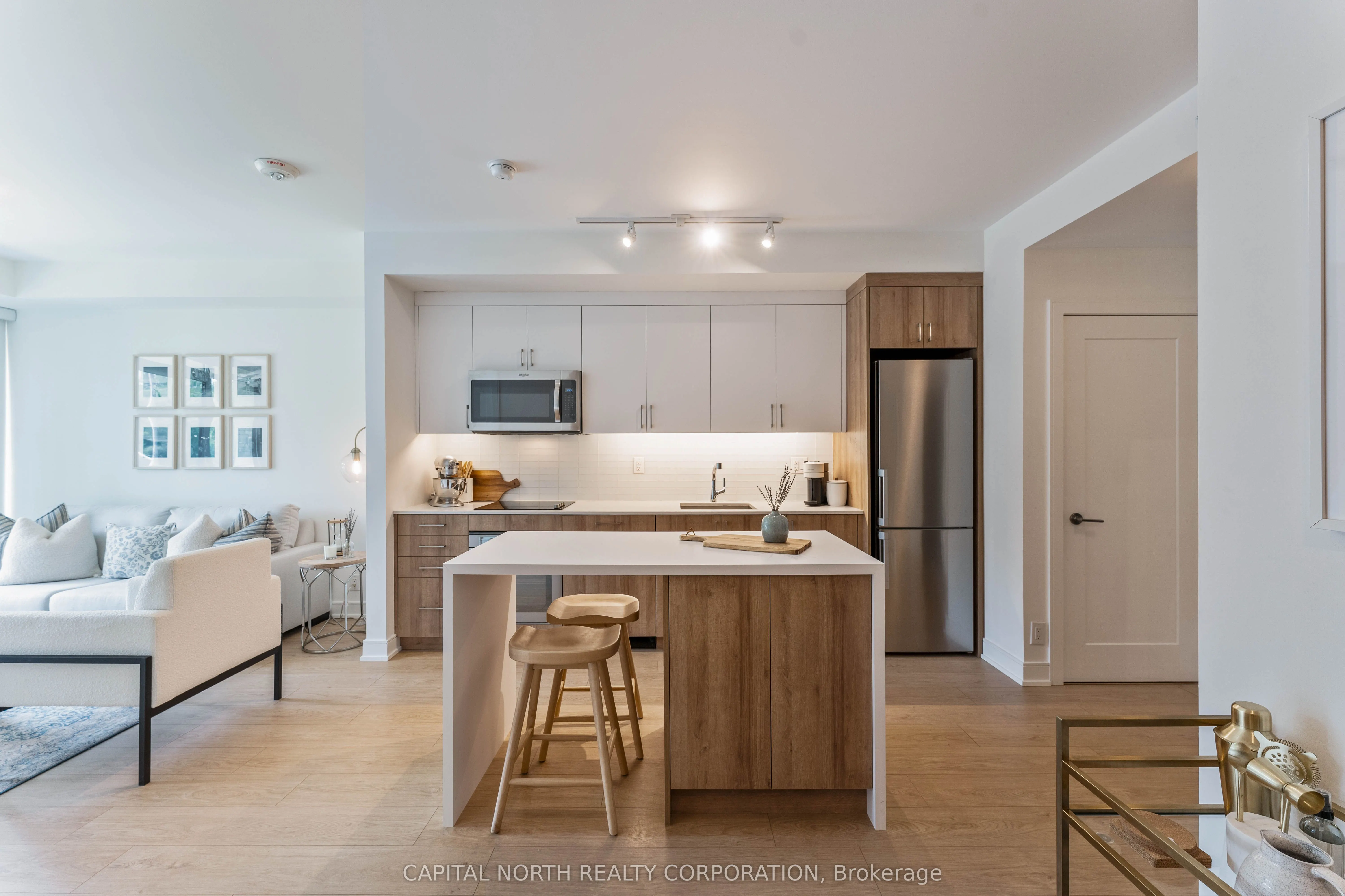 1575 Lakeshore Road W #270