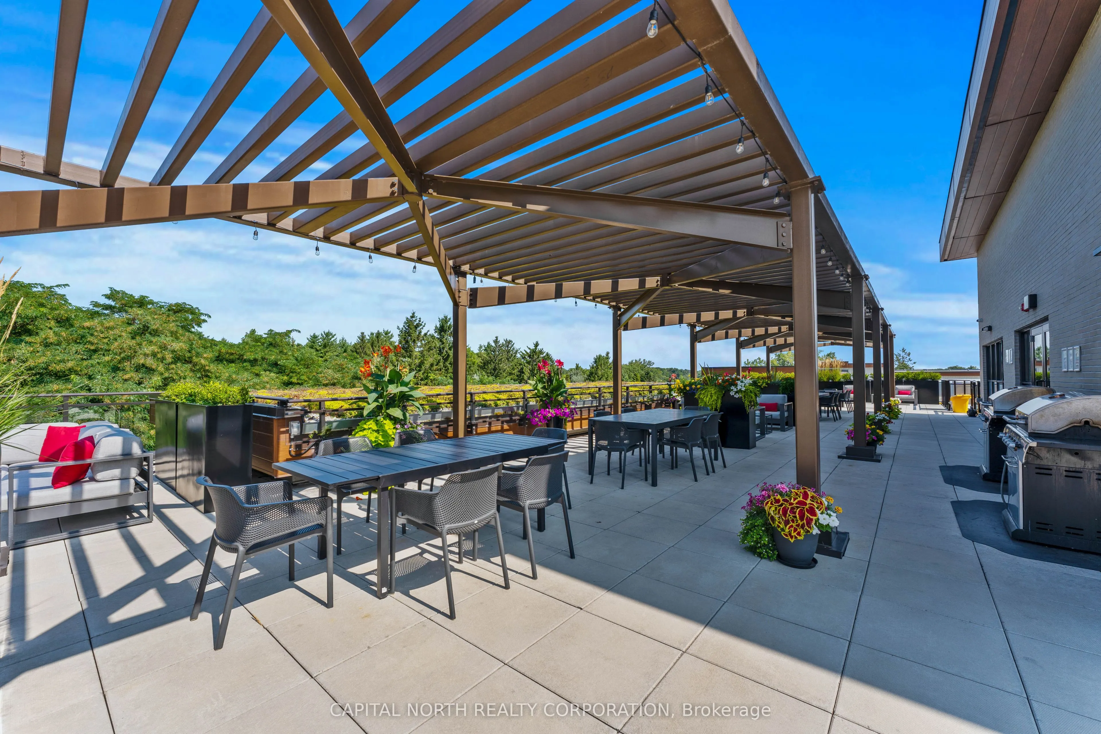 1575 Lakeshore Road W #270