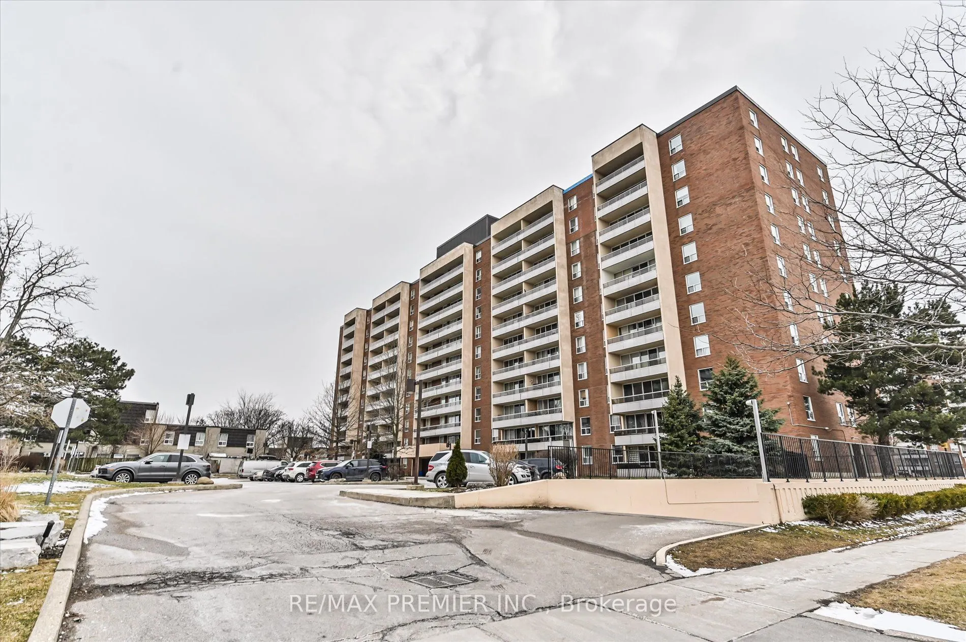 25 Four Winds Drive #604