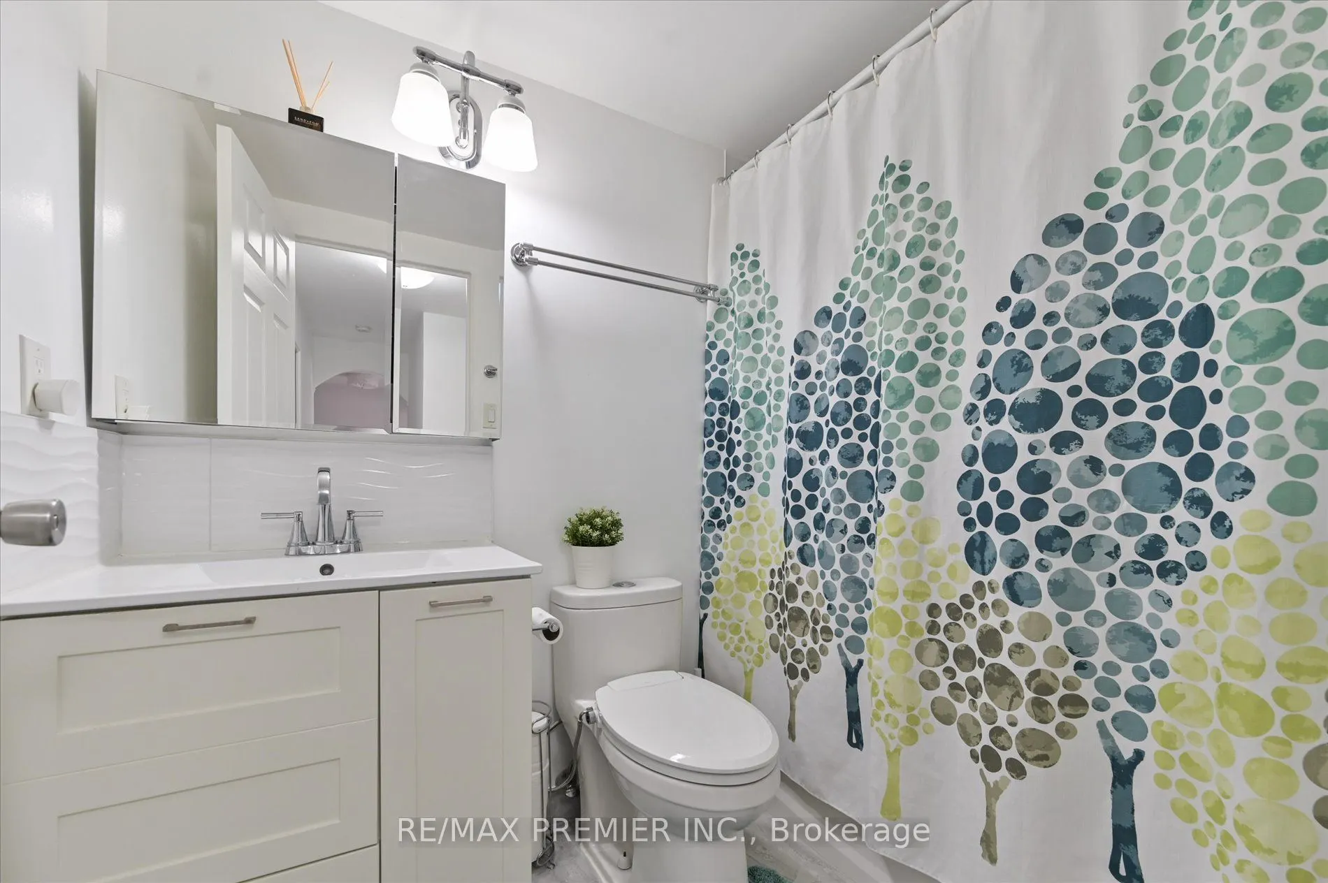 25 Four Winds Drive #604