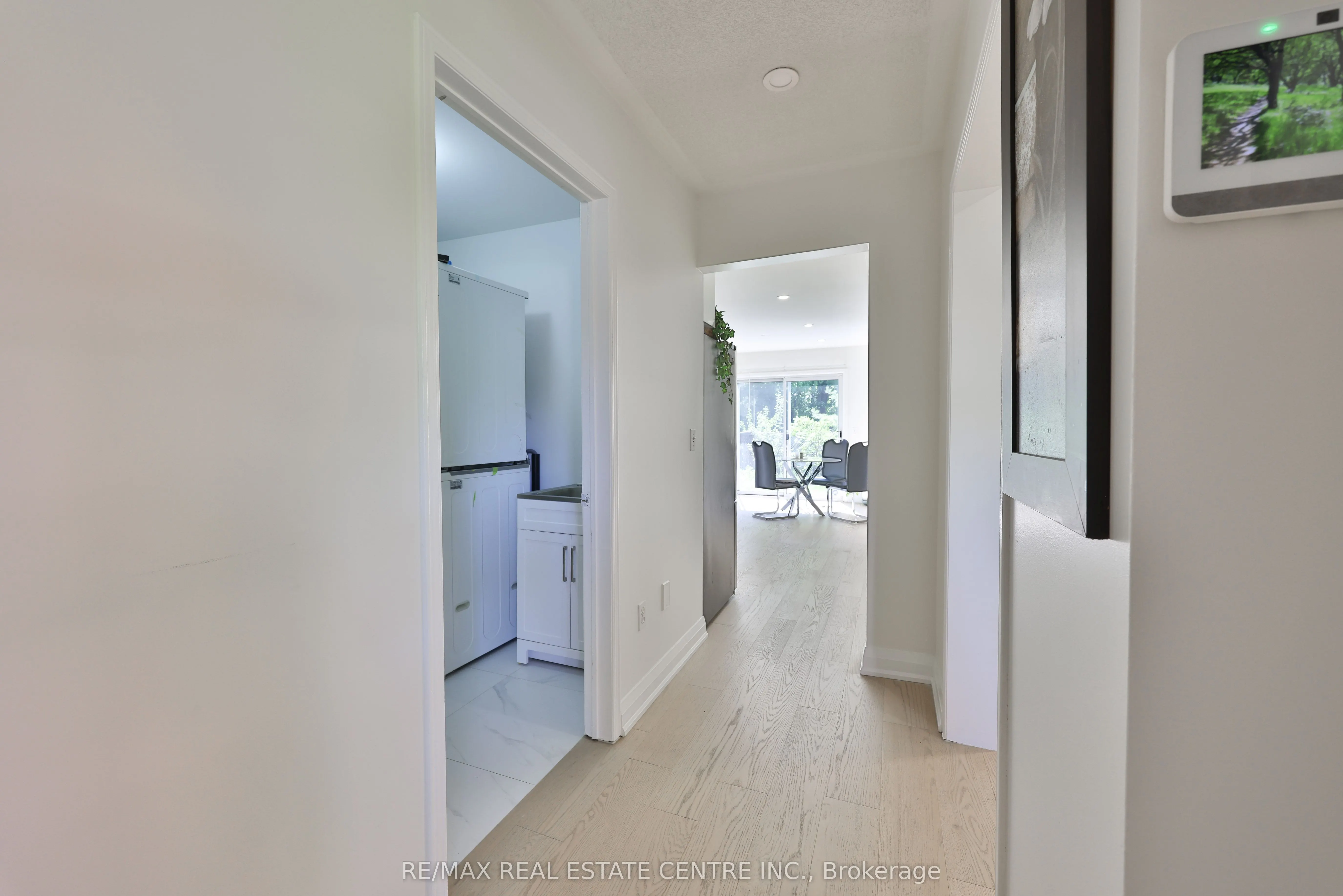 3826 forest bluff Crescent
