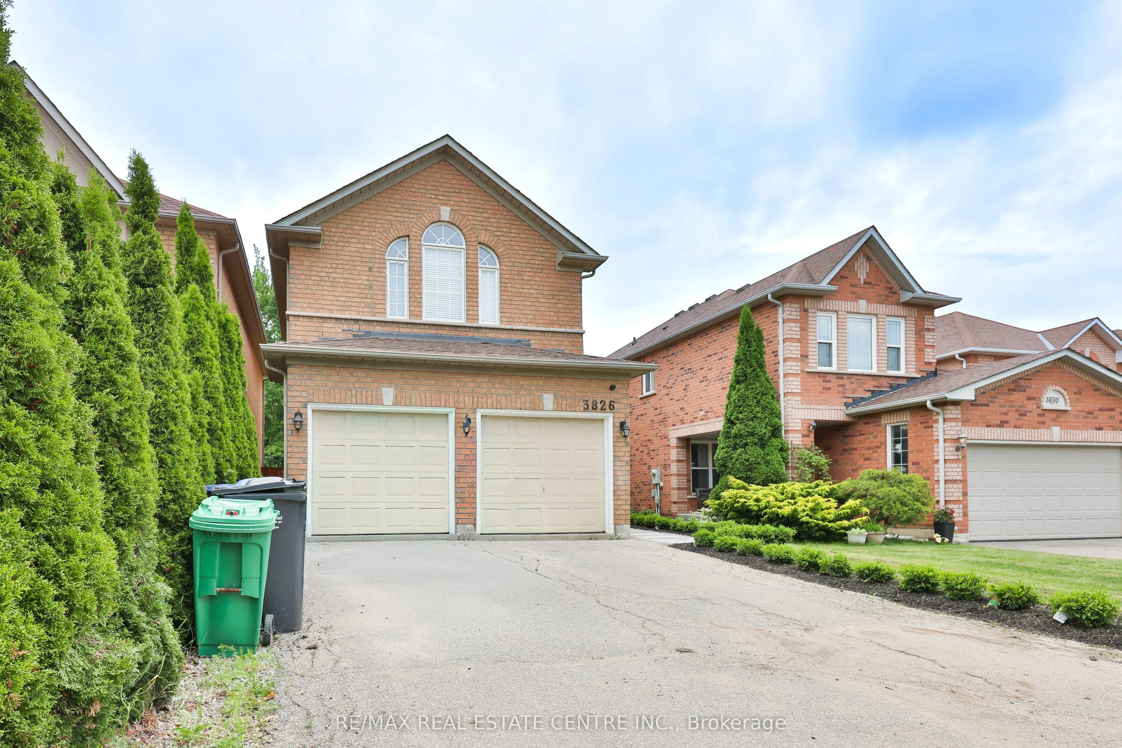 3826 forest bluff Crescent