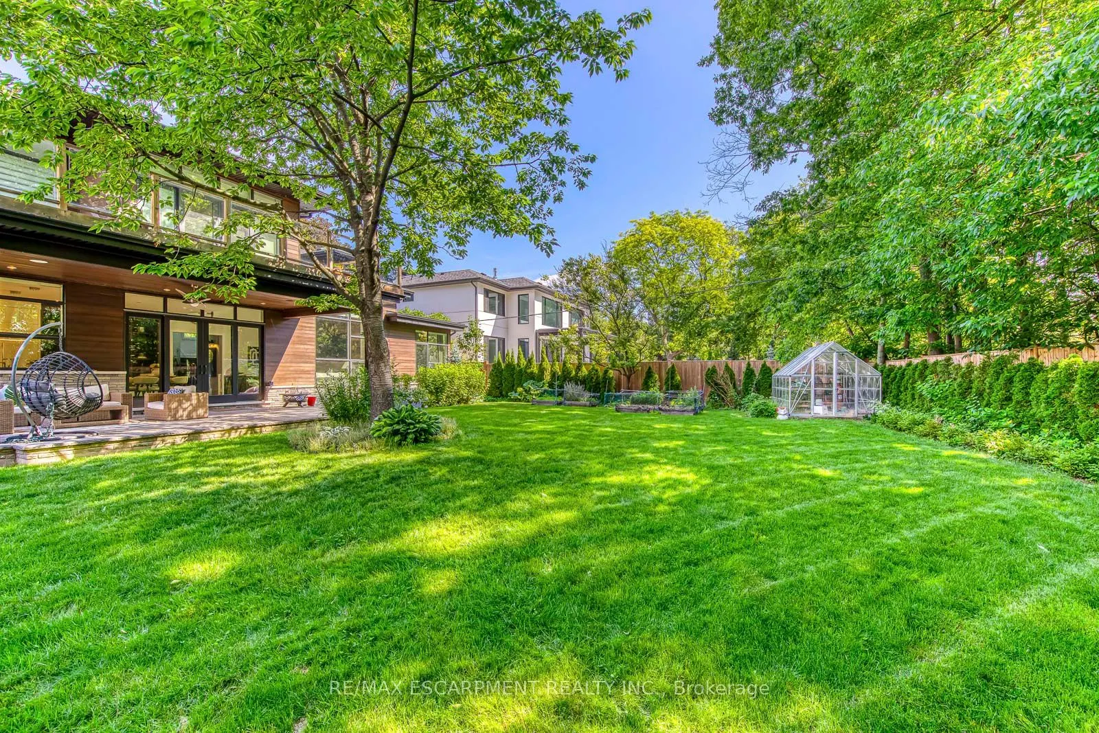 2104 DEVON Road