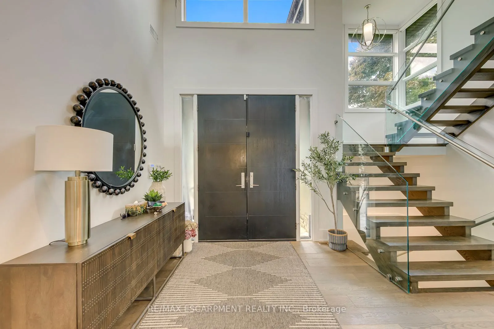2104 DEVON Road