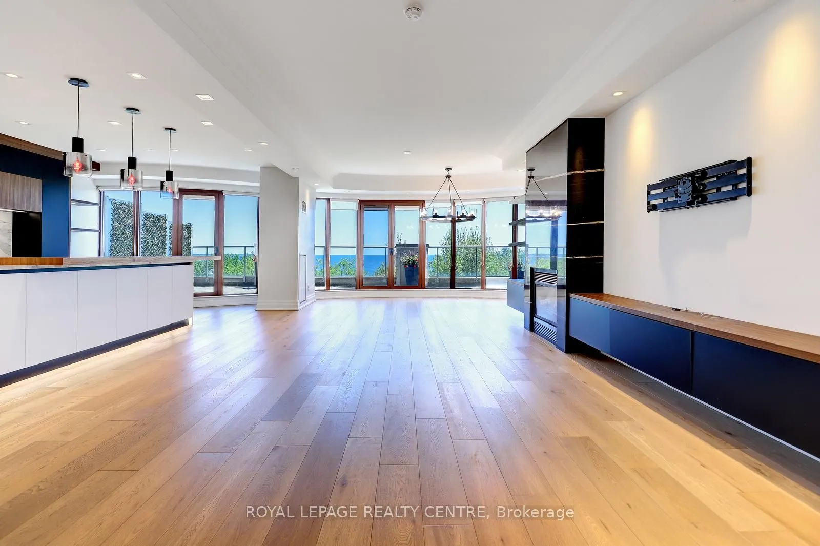 2095 Lake Shore Boulevard W #318