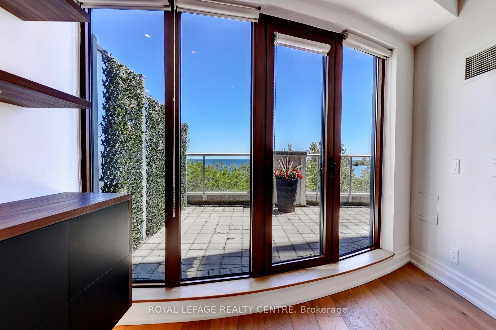 2095 Lake Shore Boulevard W #318