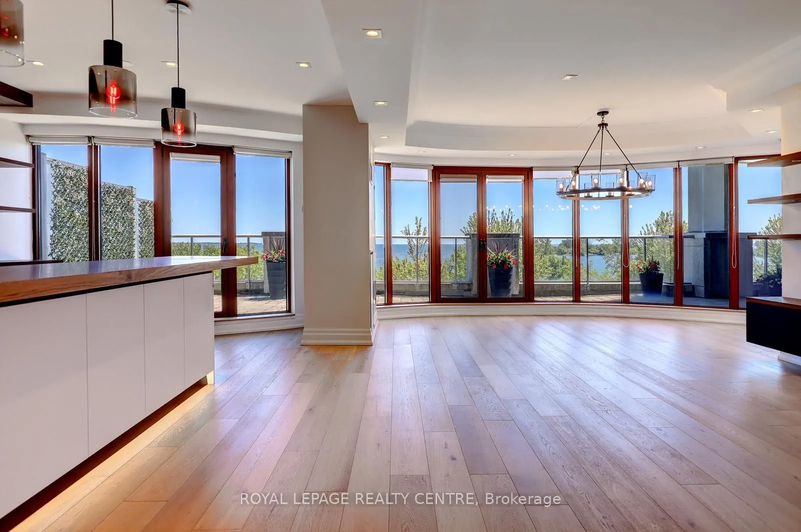 2095 Lake Shore Boulevard W #318