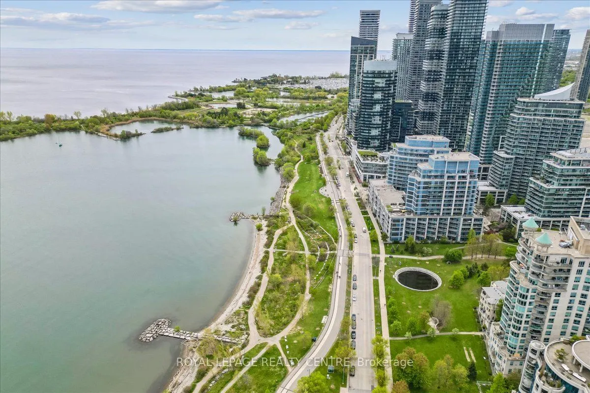 2095 Lake Shore Boulevard W #318