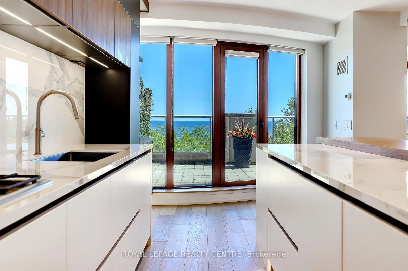 2095 Lake Shore Boulevard W #318