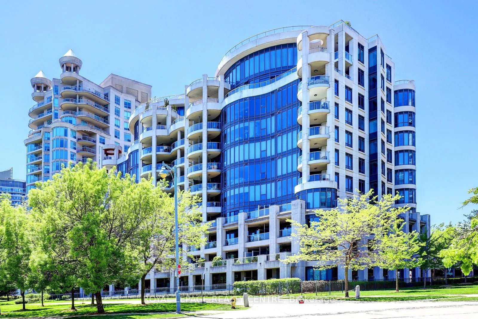 2095 Lake Shore Boulevard W #318