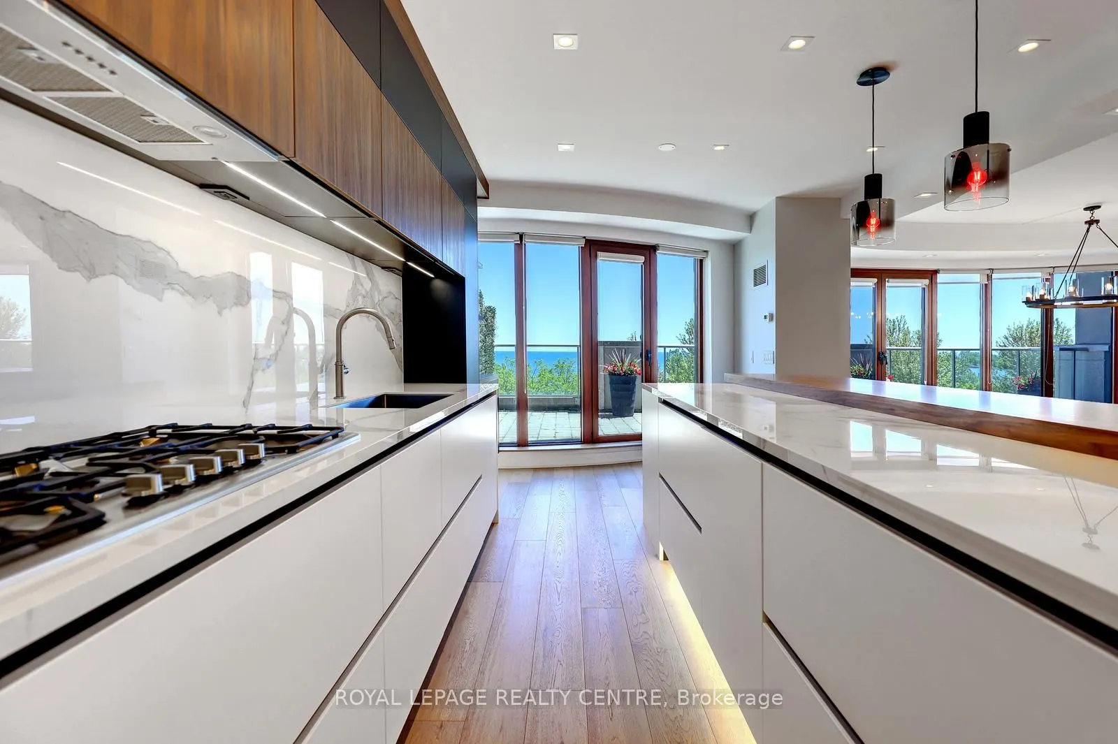 2095 Lake Shore Boulevard W #318
