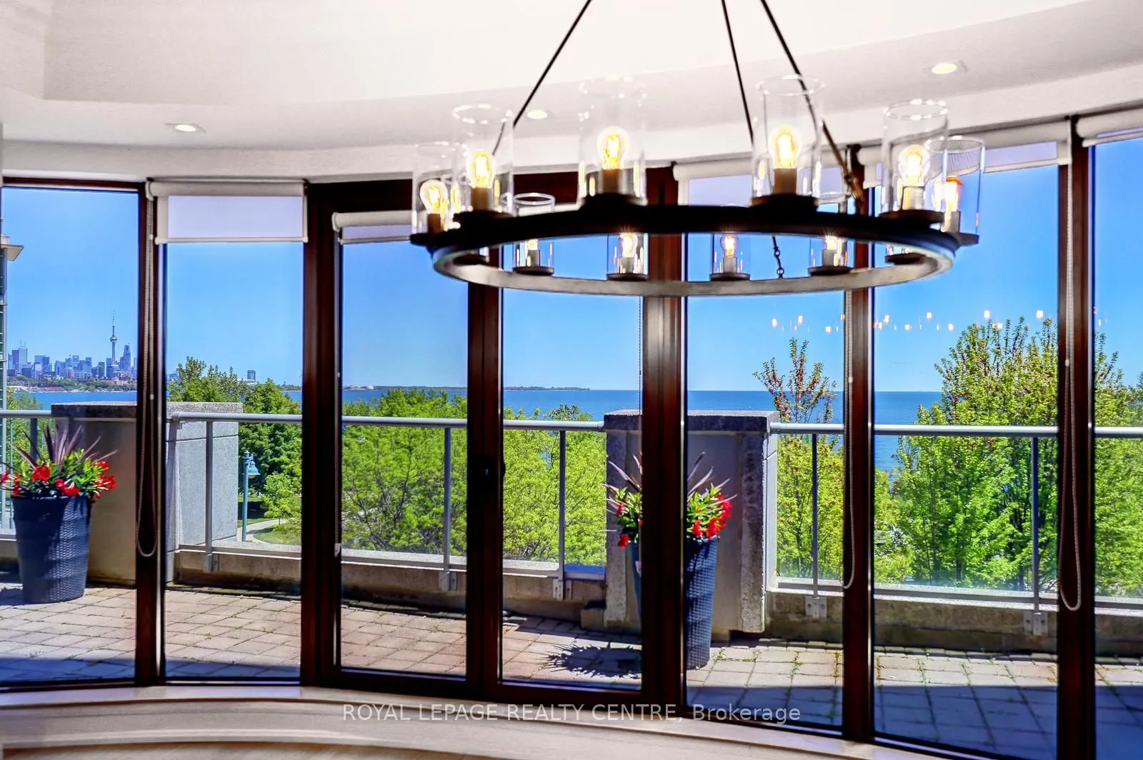 2095 Lake Shore Boulevard W #318