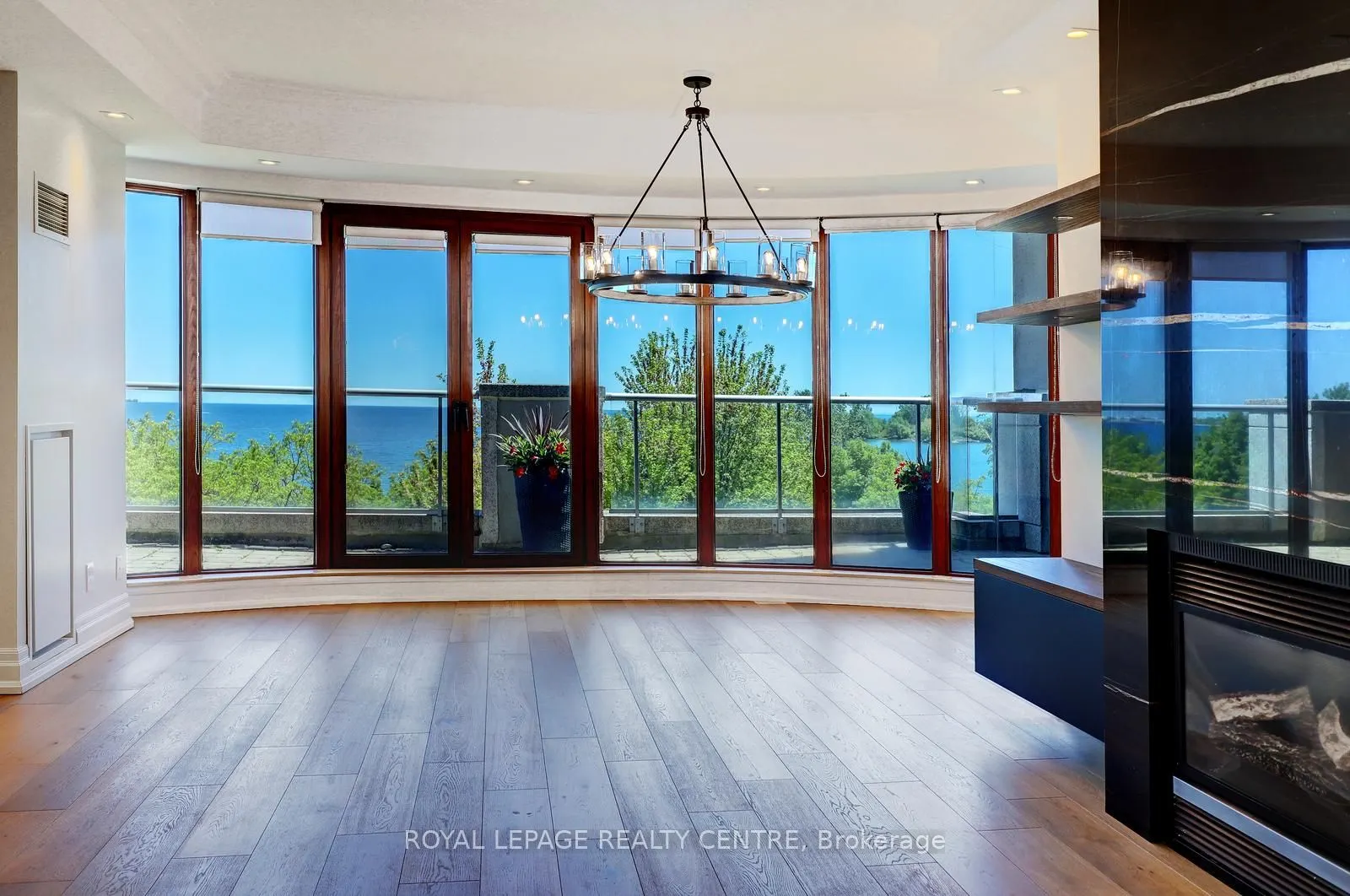 2095 Lake Shore Boulevard W #318