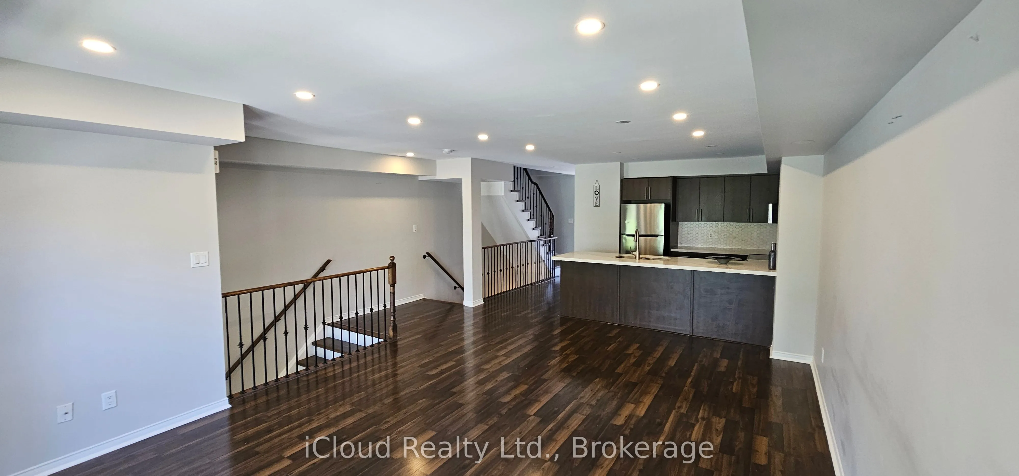 3070 Thomas Street #8