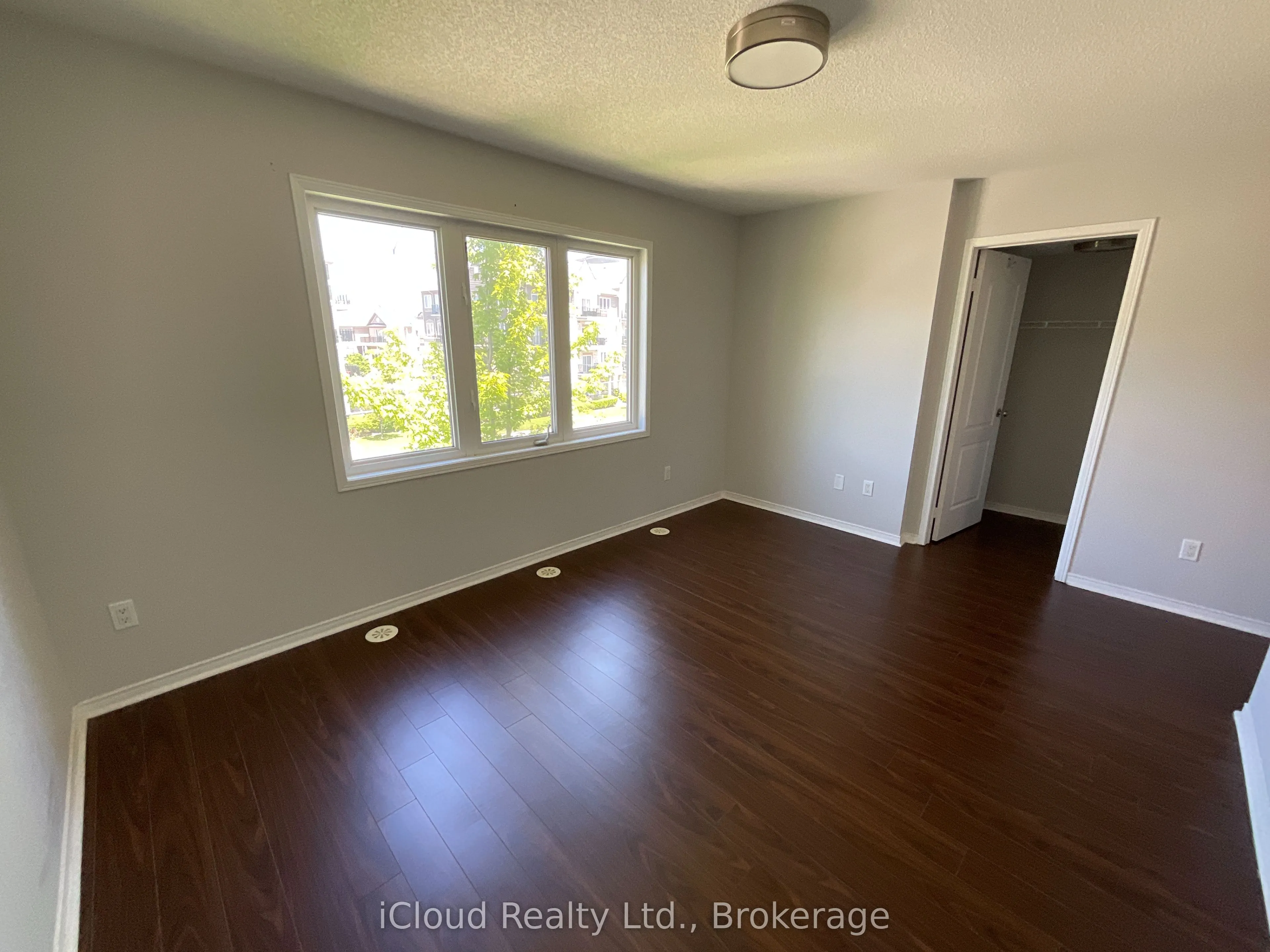 3070 Thomas Street #8