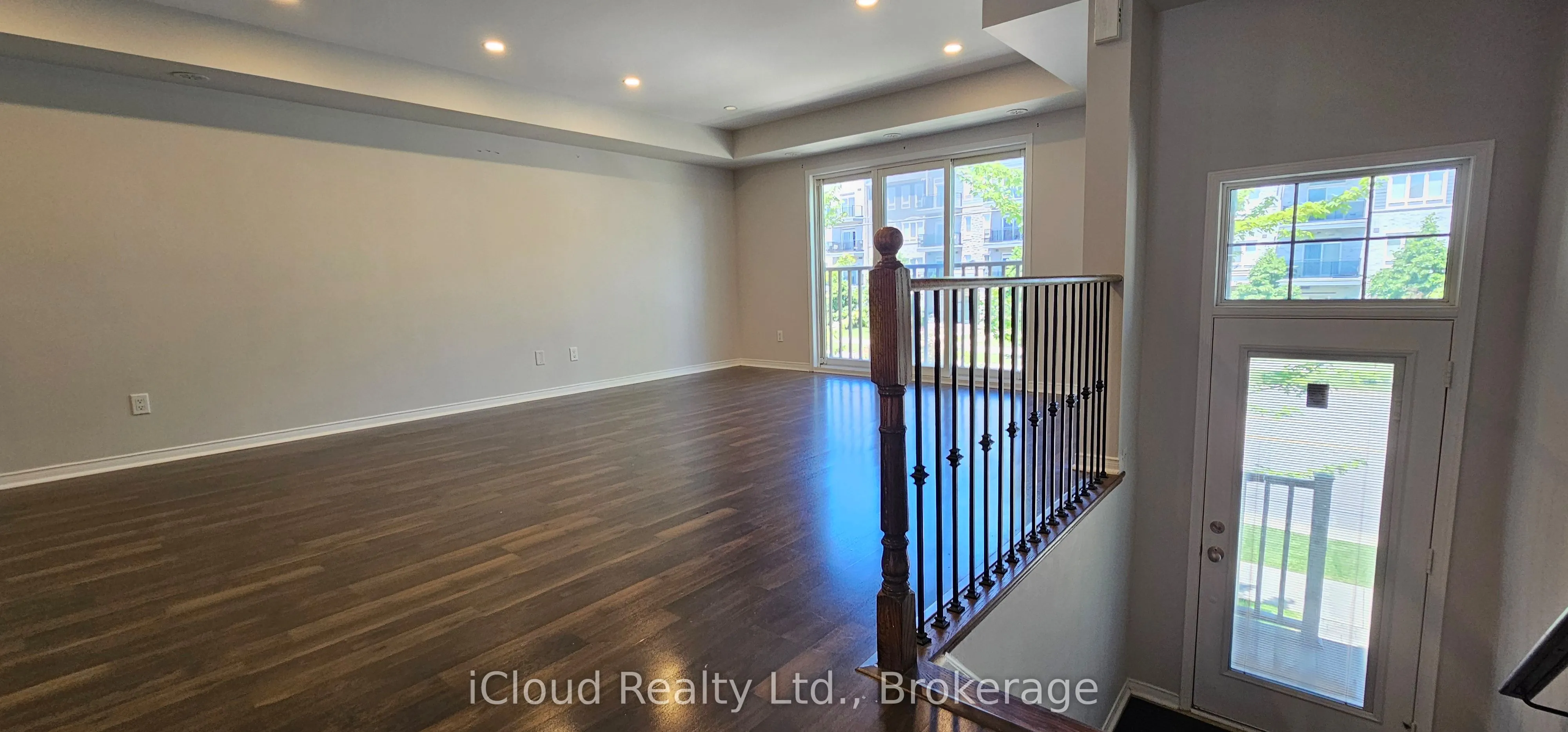 3070 Thomas Street #8