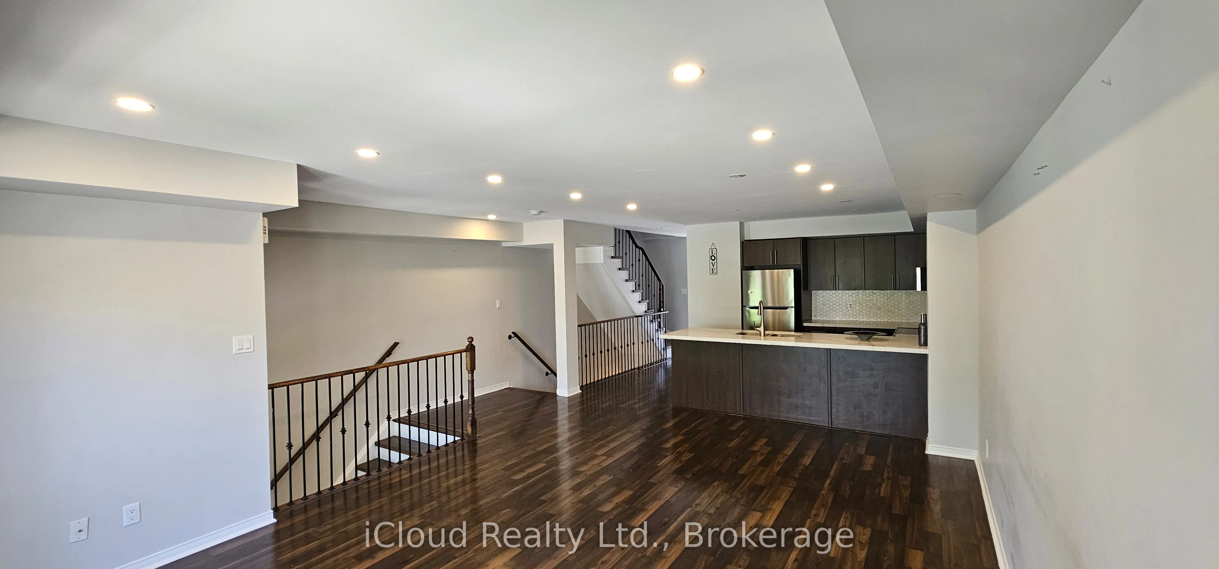 3070 Thomas Street #8