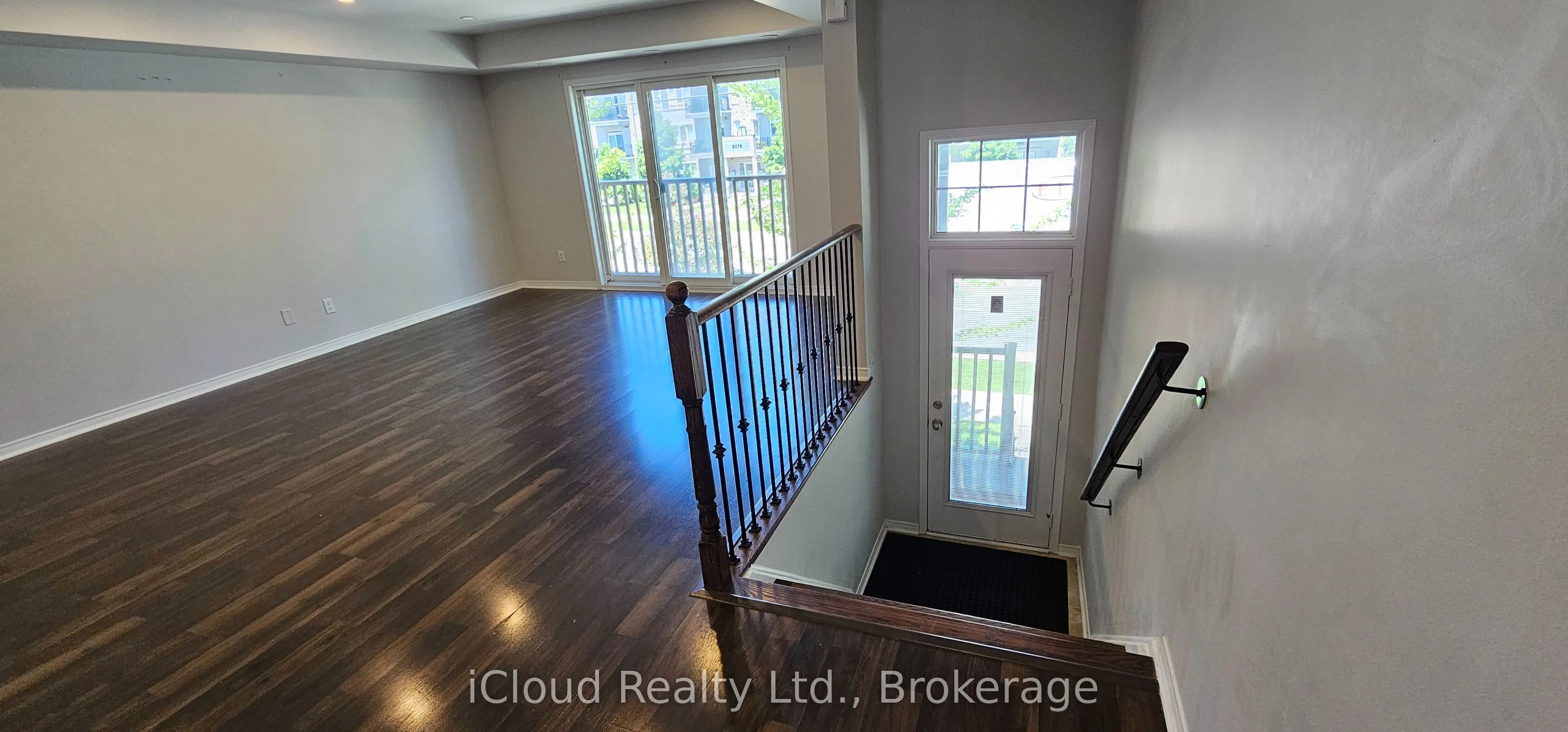 3070 Thomas Street #8