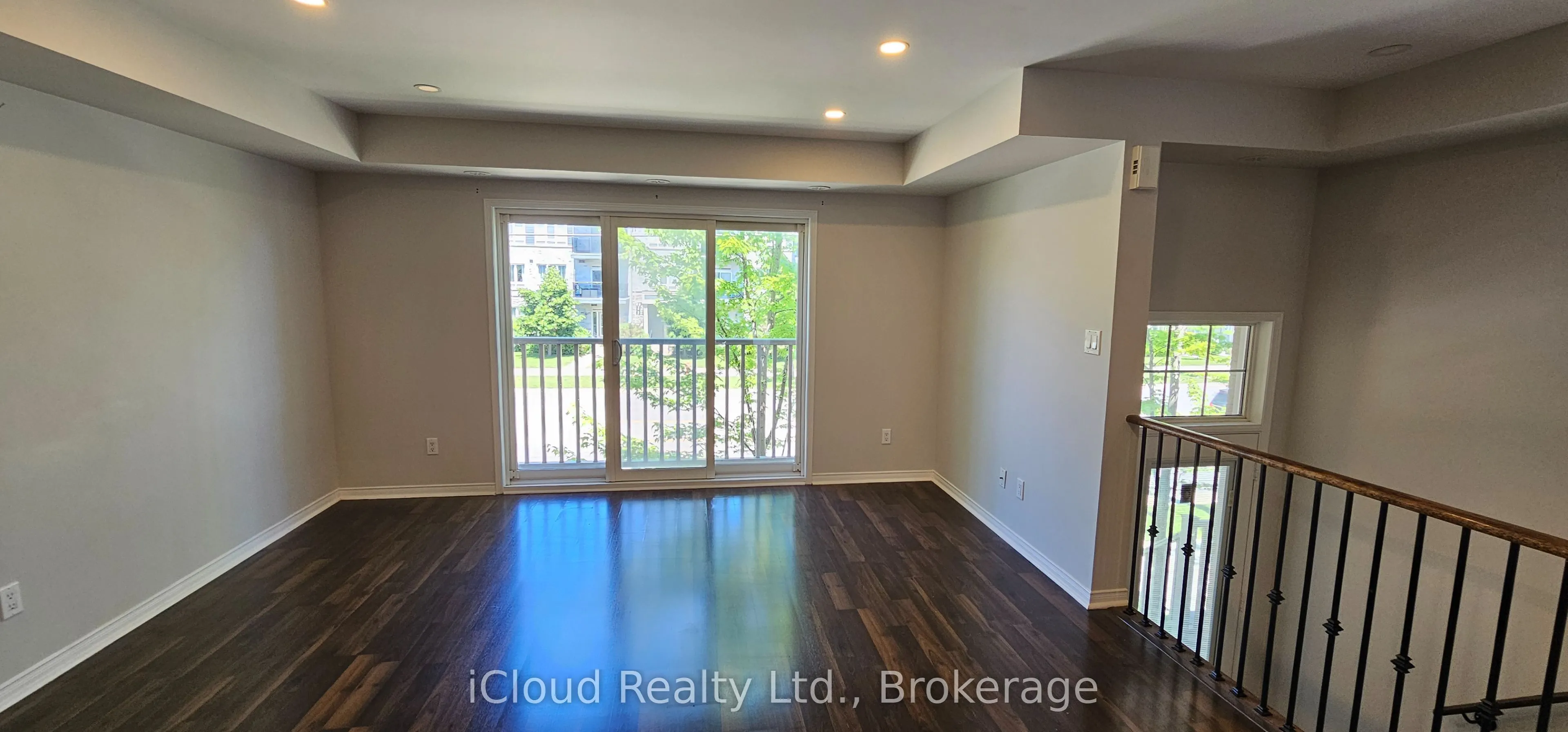 3070 Thomas Street #8