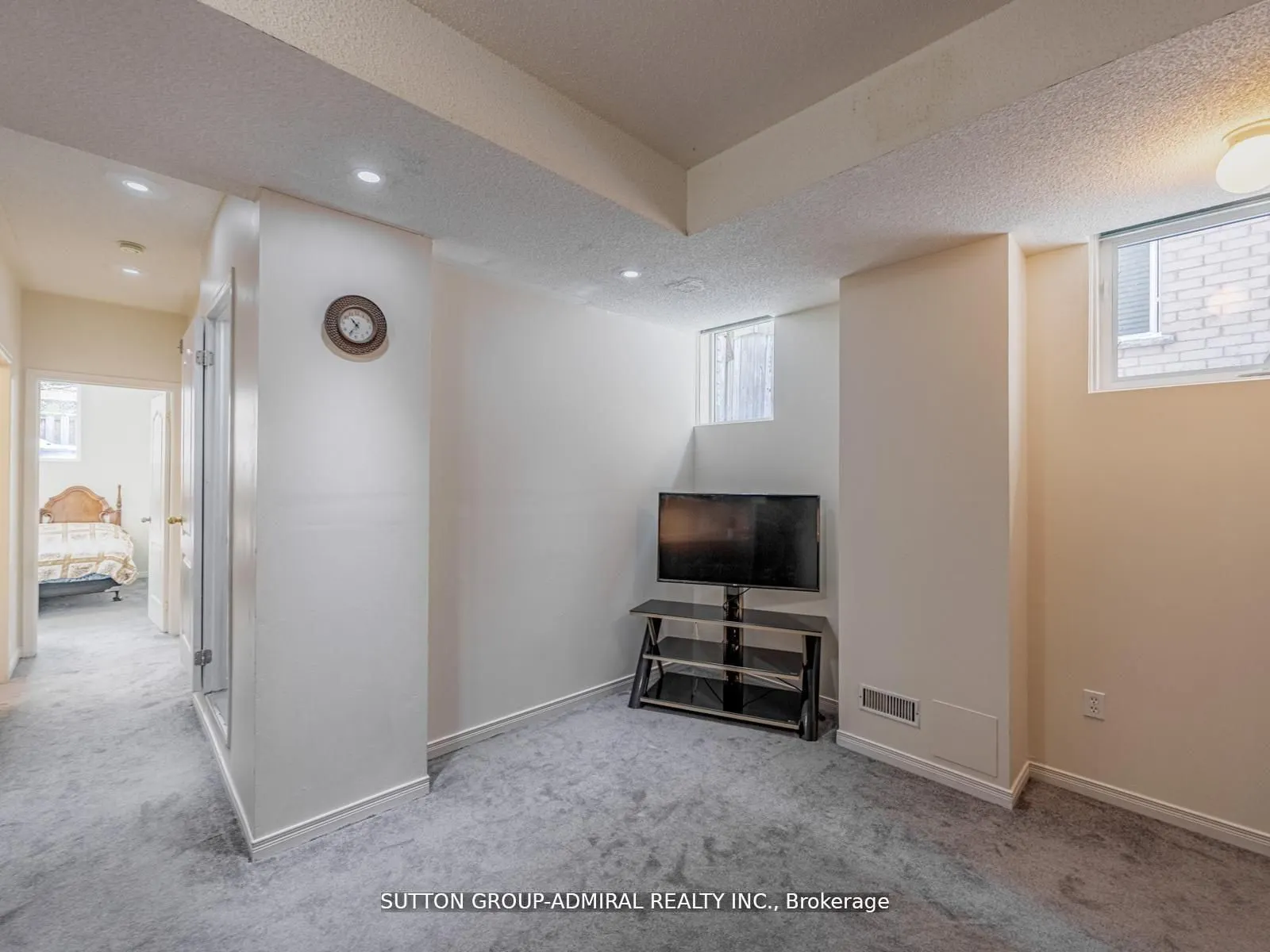 101 River Rock Crescent
