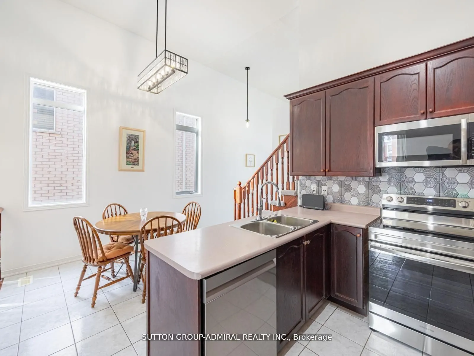 101 River Rock Crescent