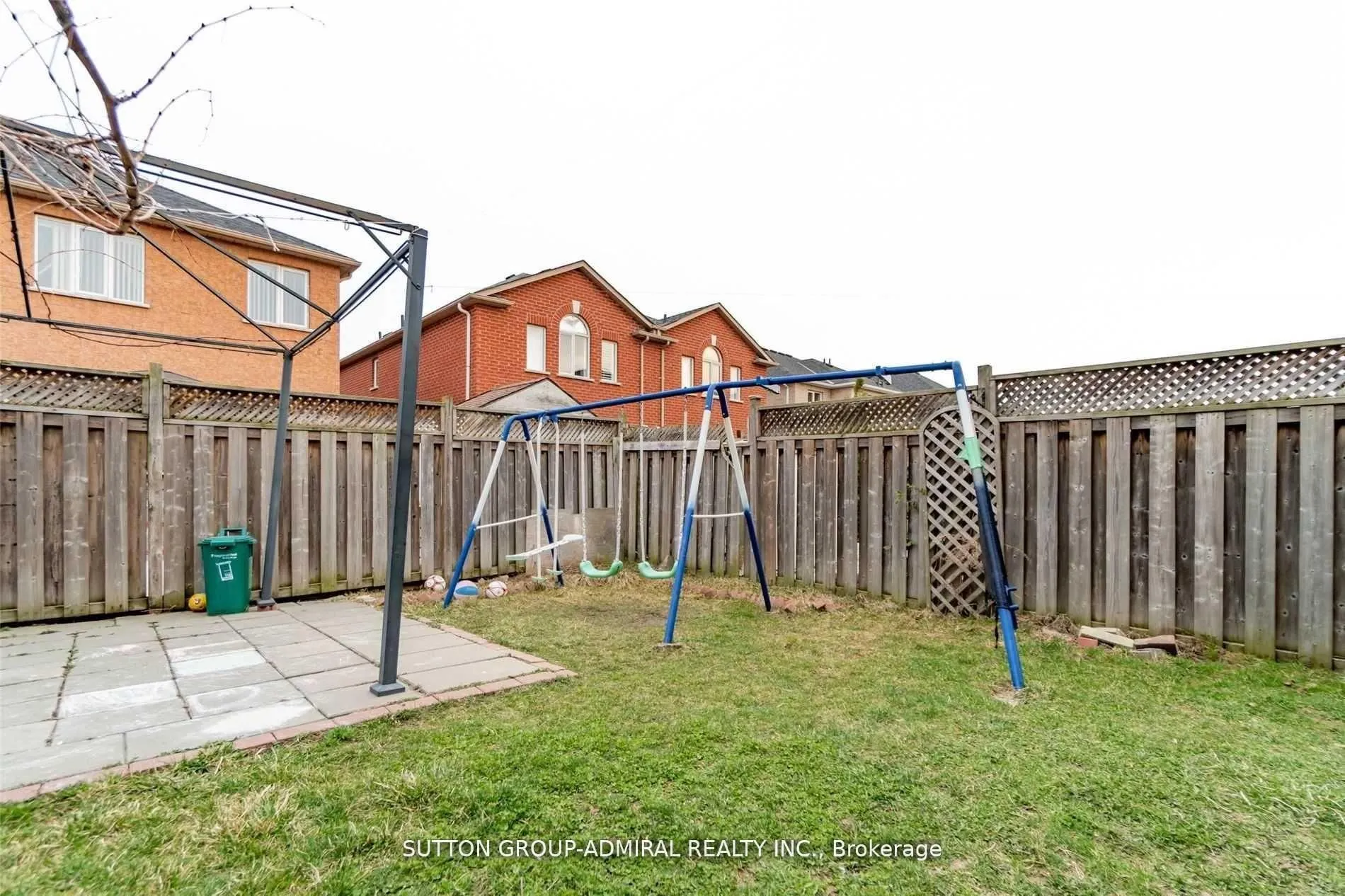 101 River Rock Crescent